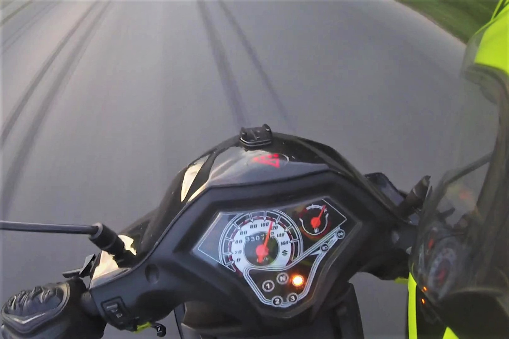 Chay xe may xuyen Viet, chuyen tuong de ma lai kho hinh anh