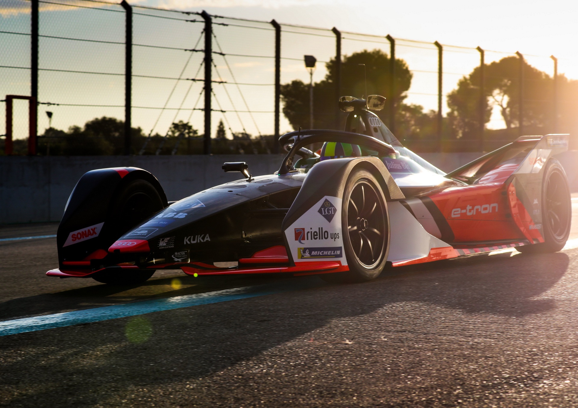 Chiêm ngưỡng xe đua điện Formula E thế hệ thứ 3 ảnh 4 Chiem nguong xe dua dien Formula E the he thu 3 anh 4