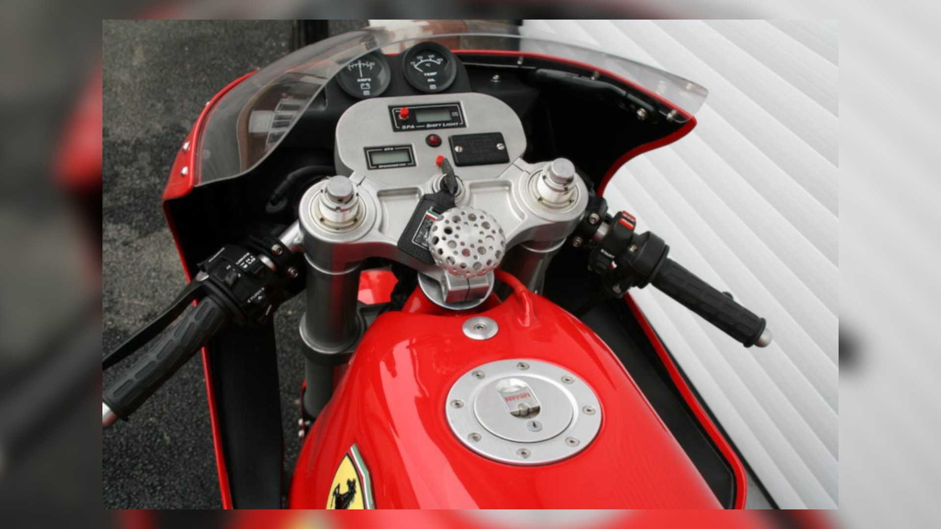 moto Ferrari doc nhat the gioi anh 3