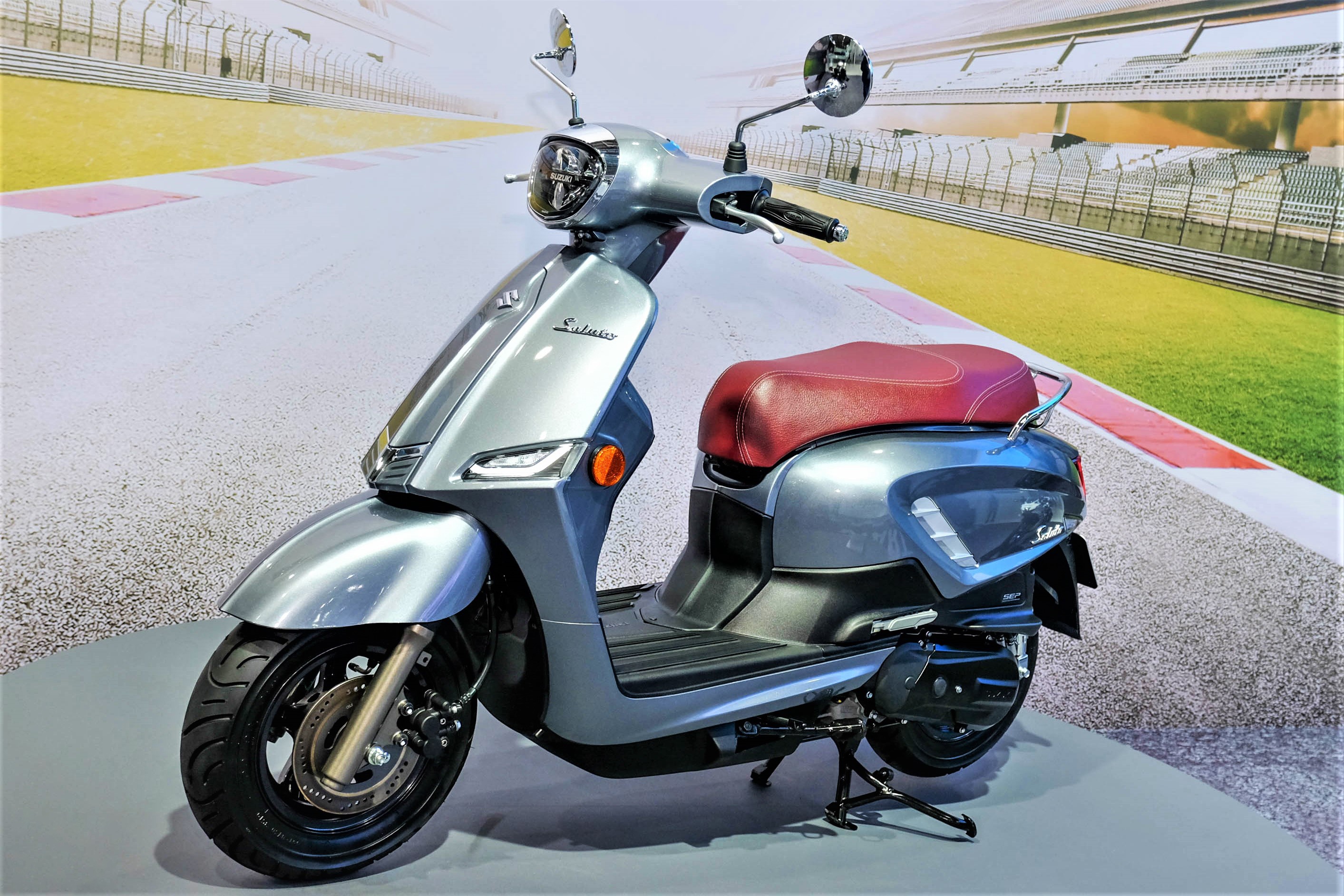 Xe ga Suzuki Saluto 125 ra mat - kieu dang co dien, trang bi smartkey hinh anh