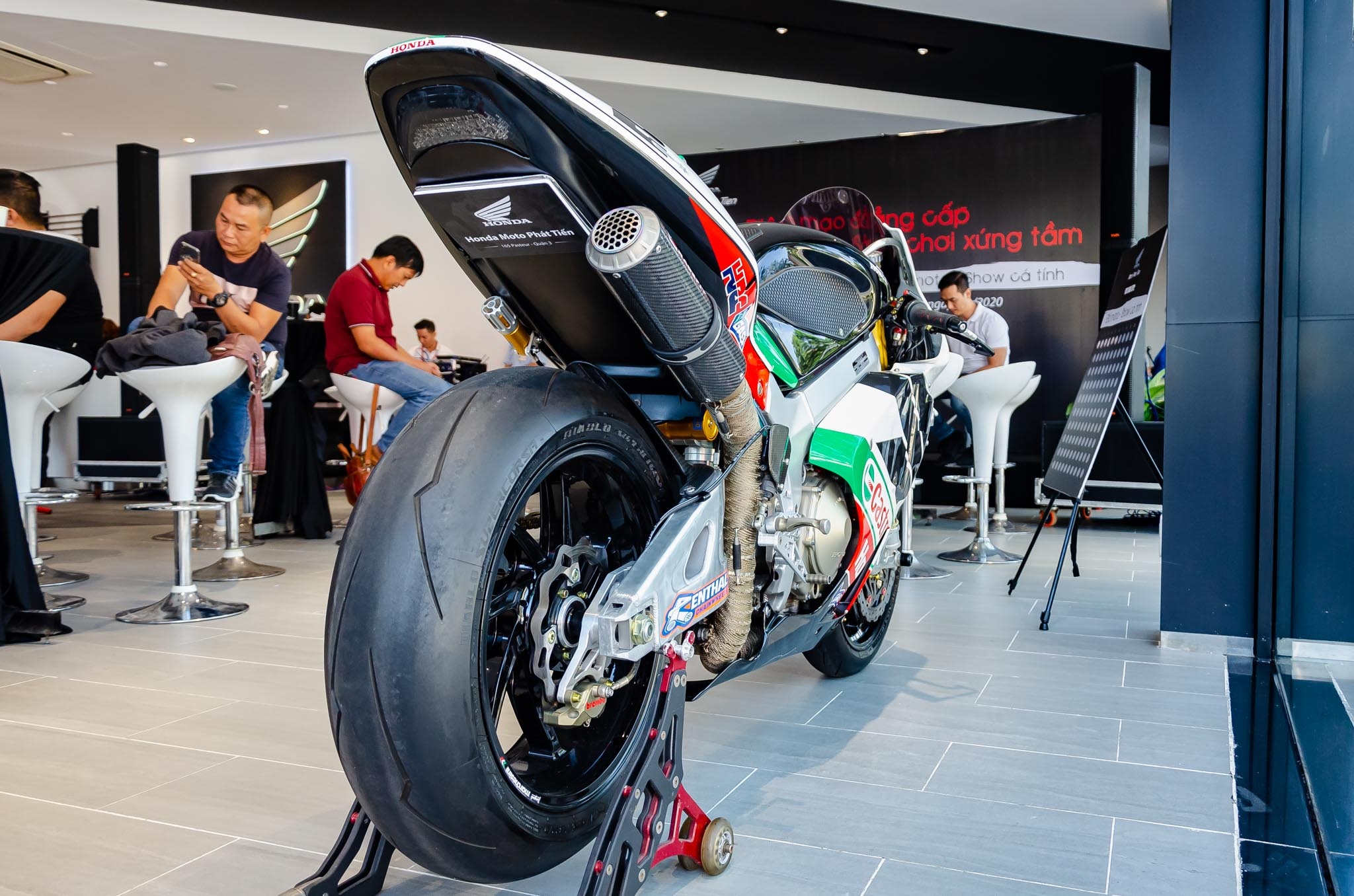 Chi tiet Honda VTR 1000 RC51 SP2 doc nhat VN anh 9