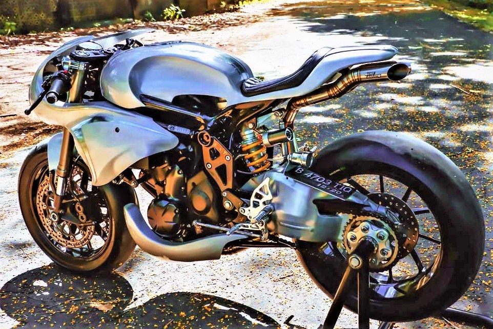 Kham pha Kawasaki ER-6N do thu cong tu nhom hinh anh