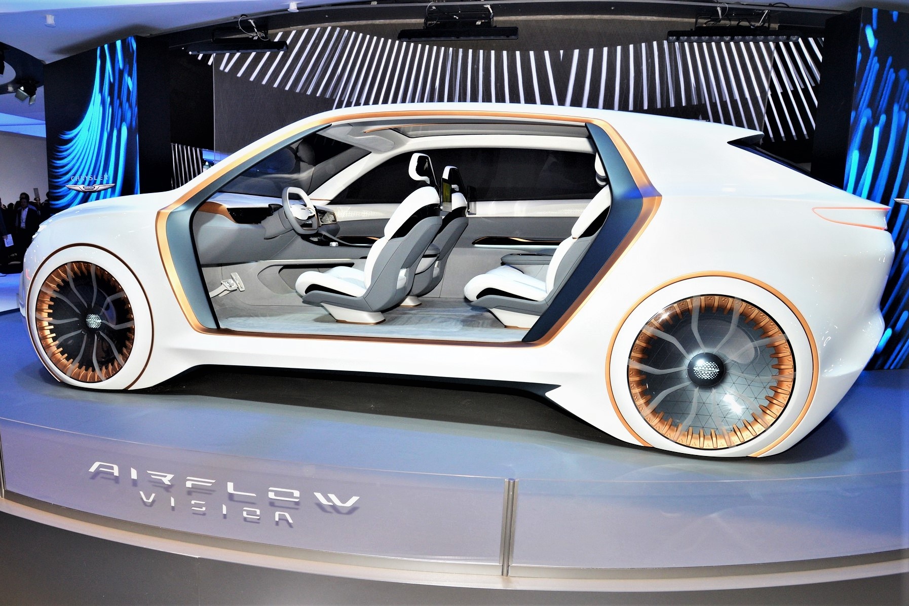 Ra mat Airflow Vision Concept - xe hoi tuong lai cua Chrysler hinh anh