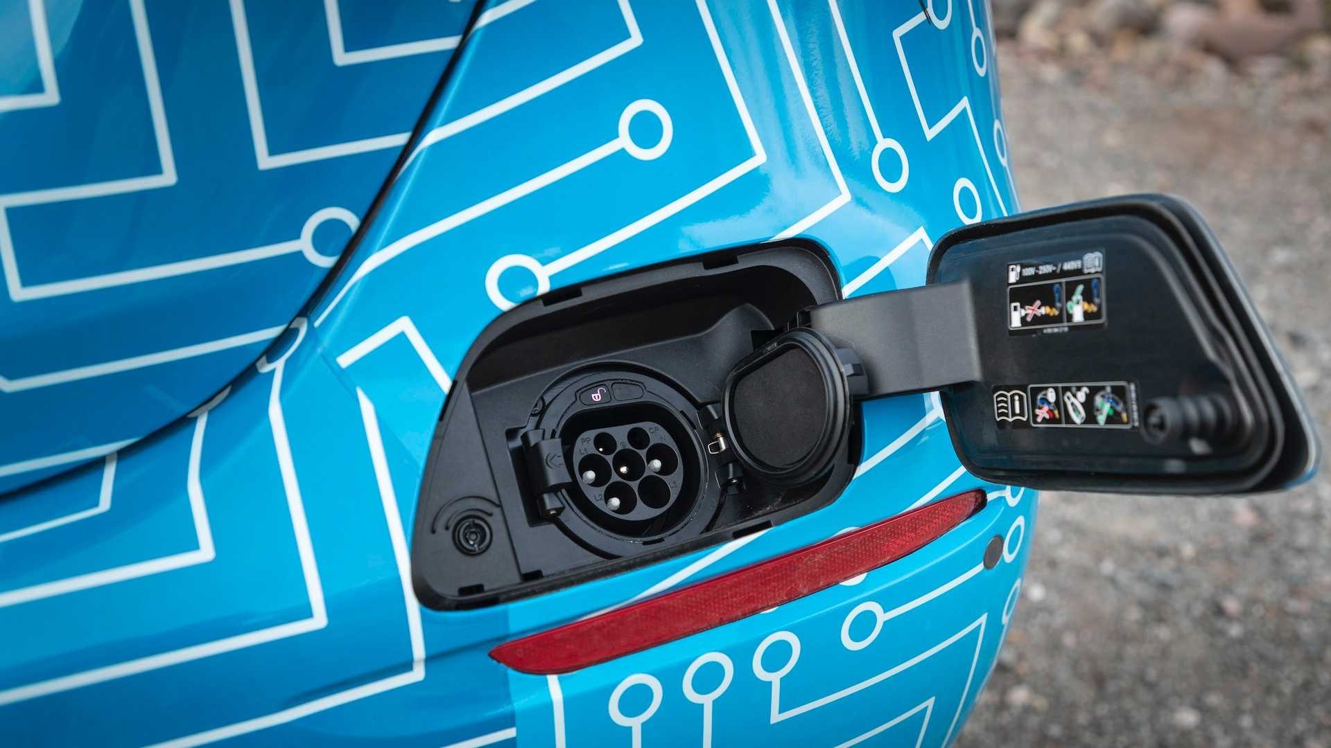 Chi tiet Mercedes-Benz E-Class the he moi anh 6