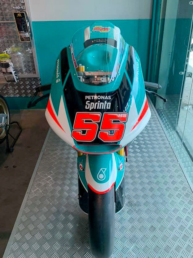 Rao bán xe đua sử dụng trong giải MotoGP ảnh 1 Rao ban xe dua su dung trong giai MotoGP anh 1