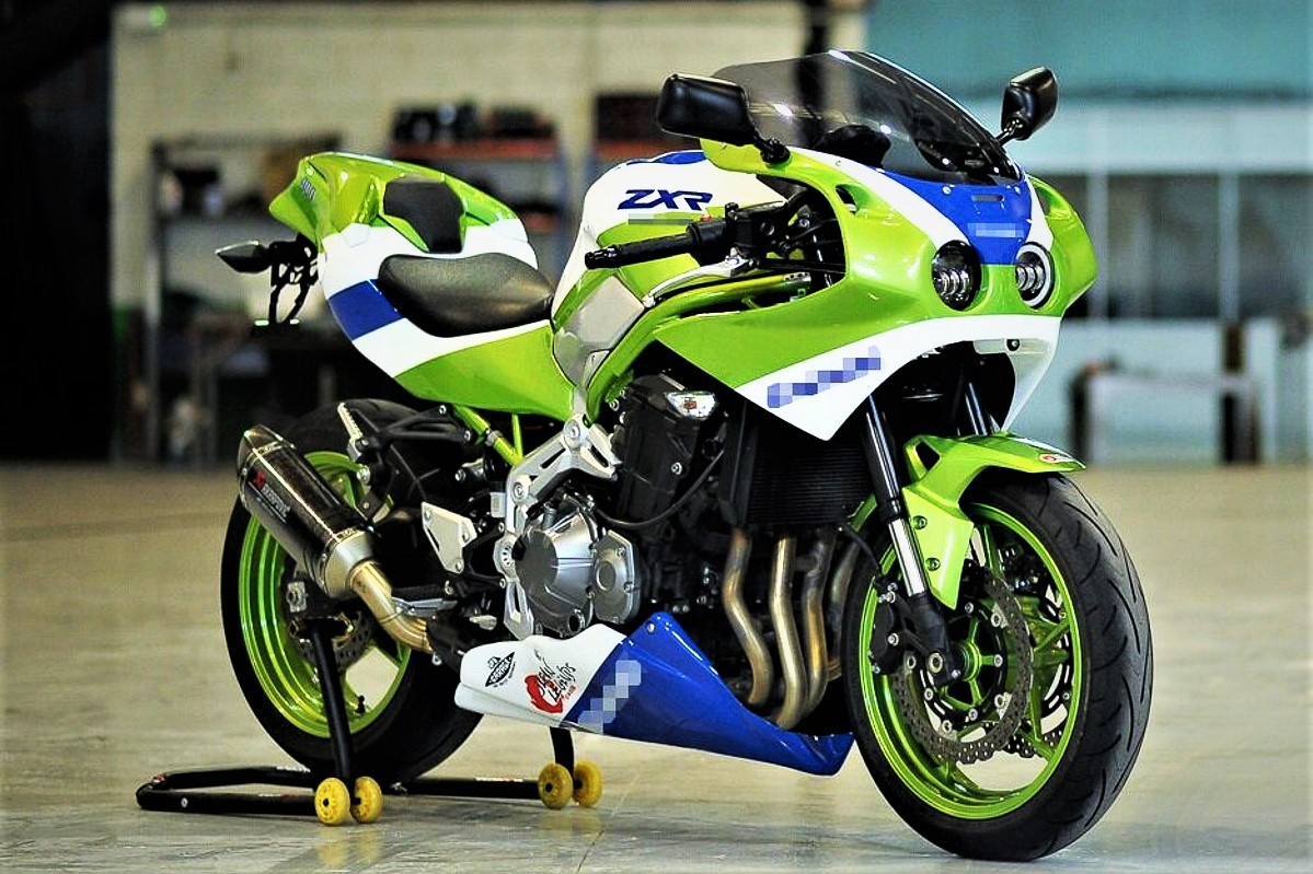Kawasaki Z900 bien thanh sportbike ZXR dam chat hoai co hinh anh