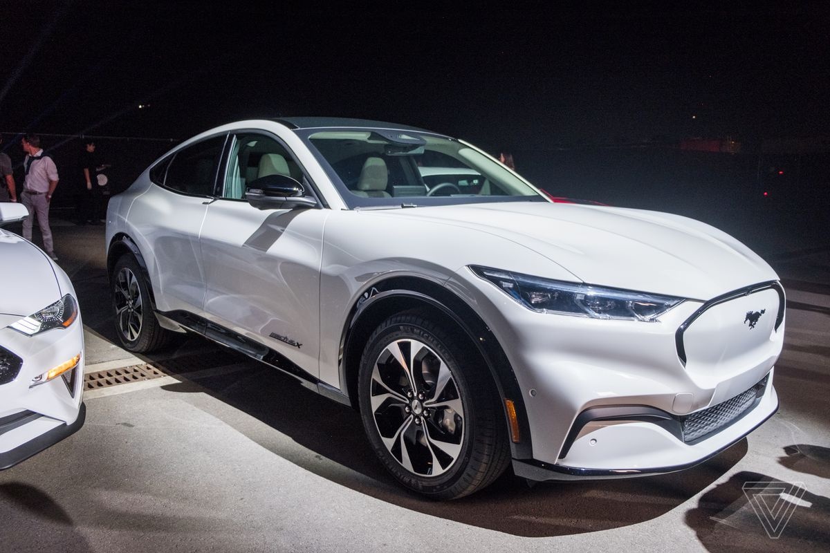 Ford Mustang Mach-E lo thong so anh 3