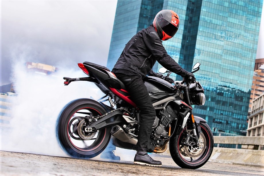Triumph Street Triple R 2020 ra mat - manh 118 ma luc, re hon doi cu hinh anh