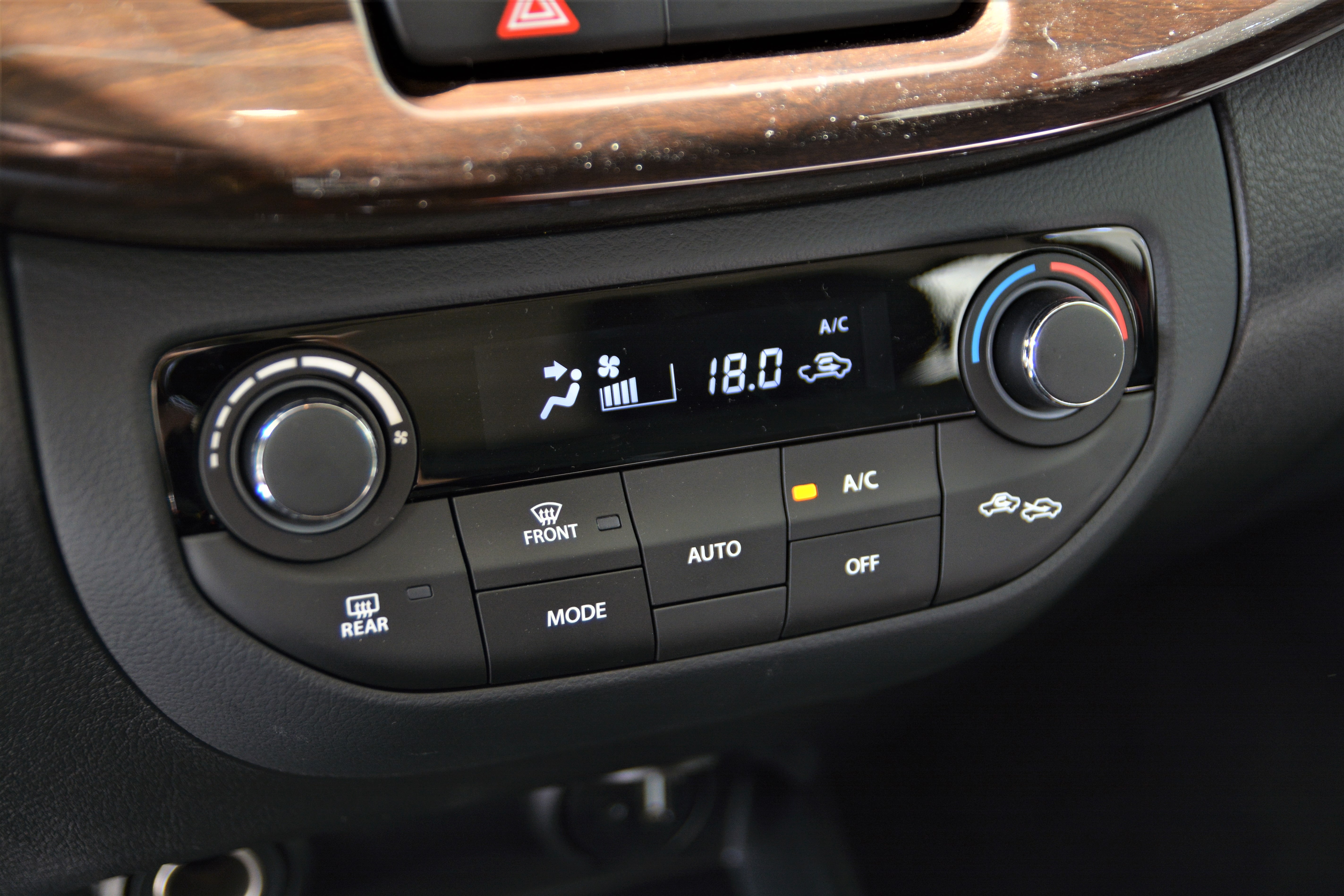 Suzuki Ertiga 2020 cập bến đại lý ảnh 6 Suzuki Ertiga 2020 cap ben dai ly anh 6