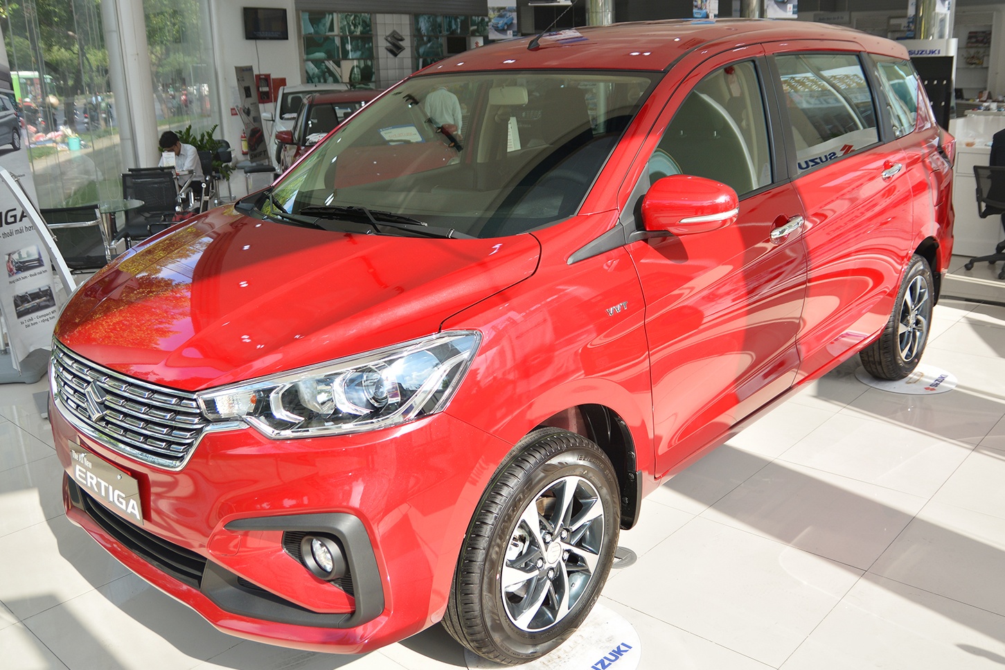 Suzuki Ertiga 2020 cap ben dai ly - nhieu thay doi, gia tang nhe hinh anh