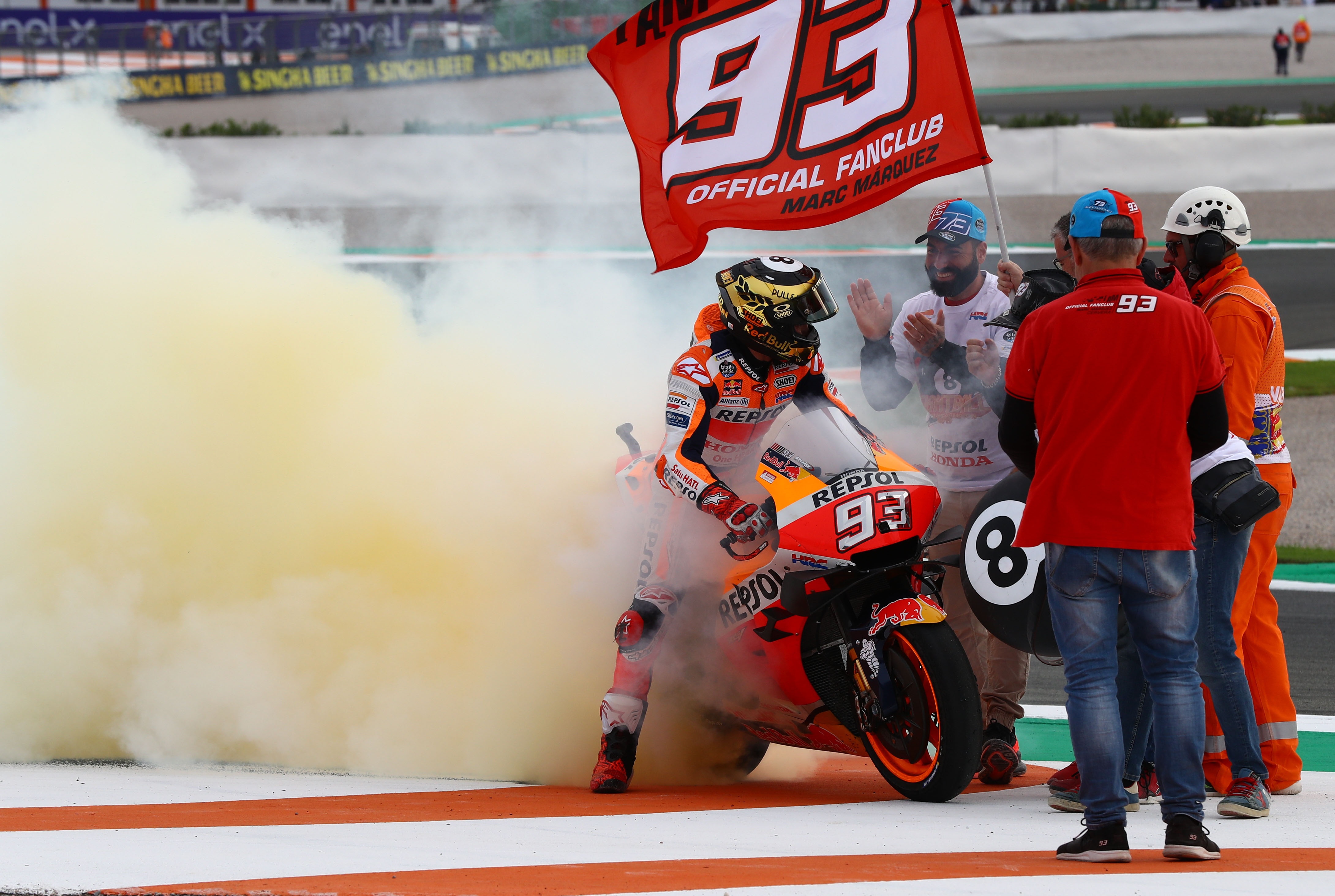 Honda lập hợp đồng lịch sử với Marc Marquez ảnh 2 Honda lap hop dong lich su voi Marc Marquez anh 2