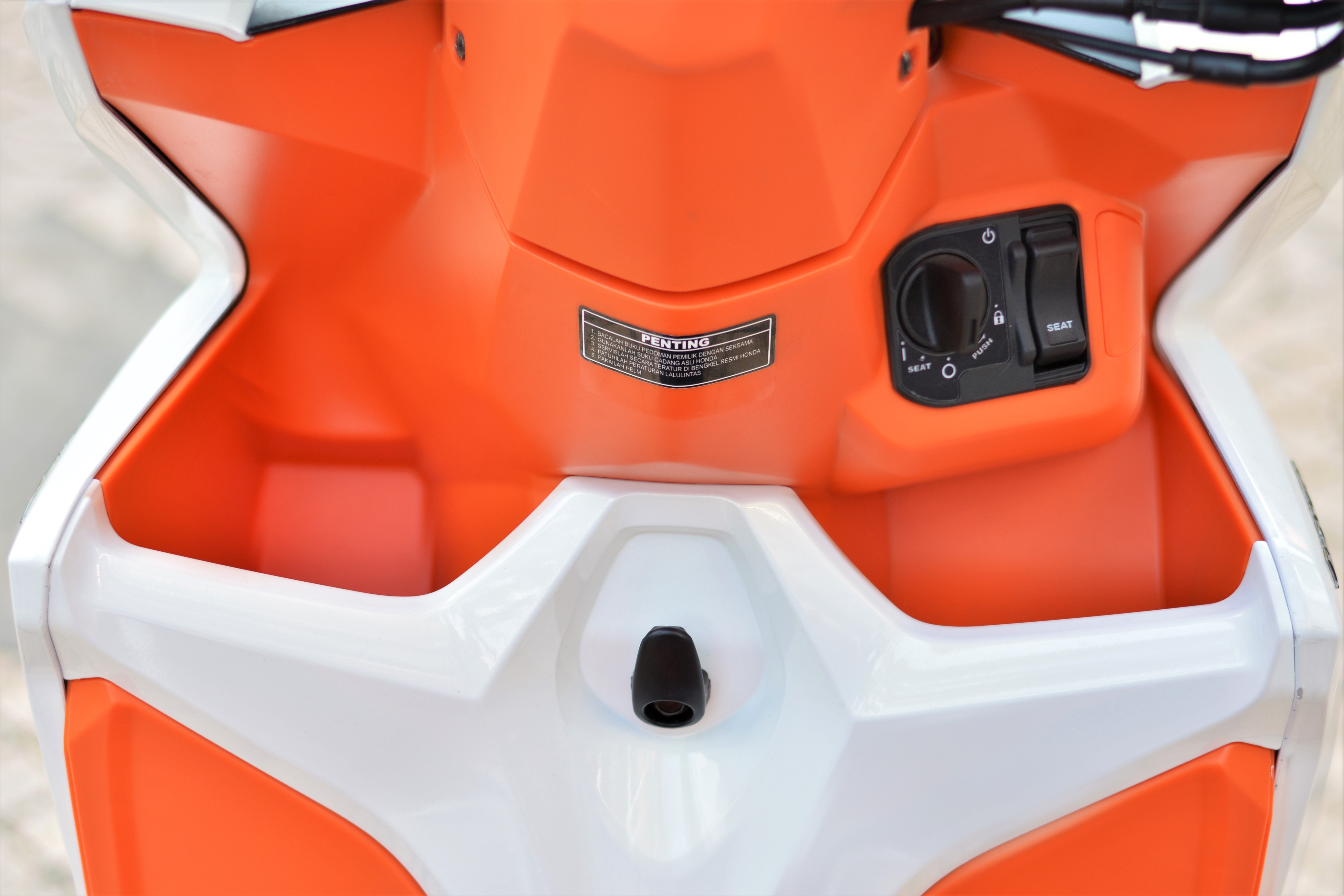 Honda Vario 2020 mau trang cam anh 4