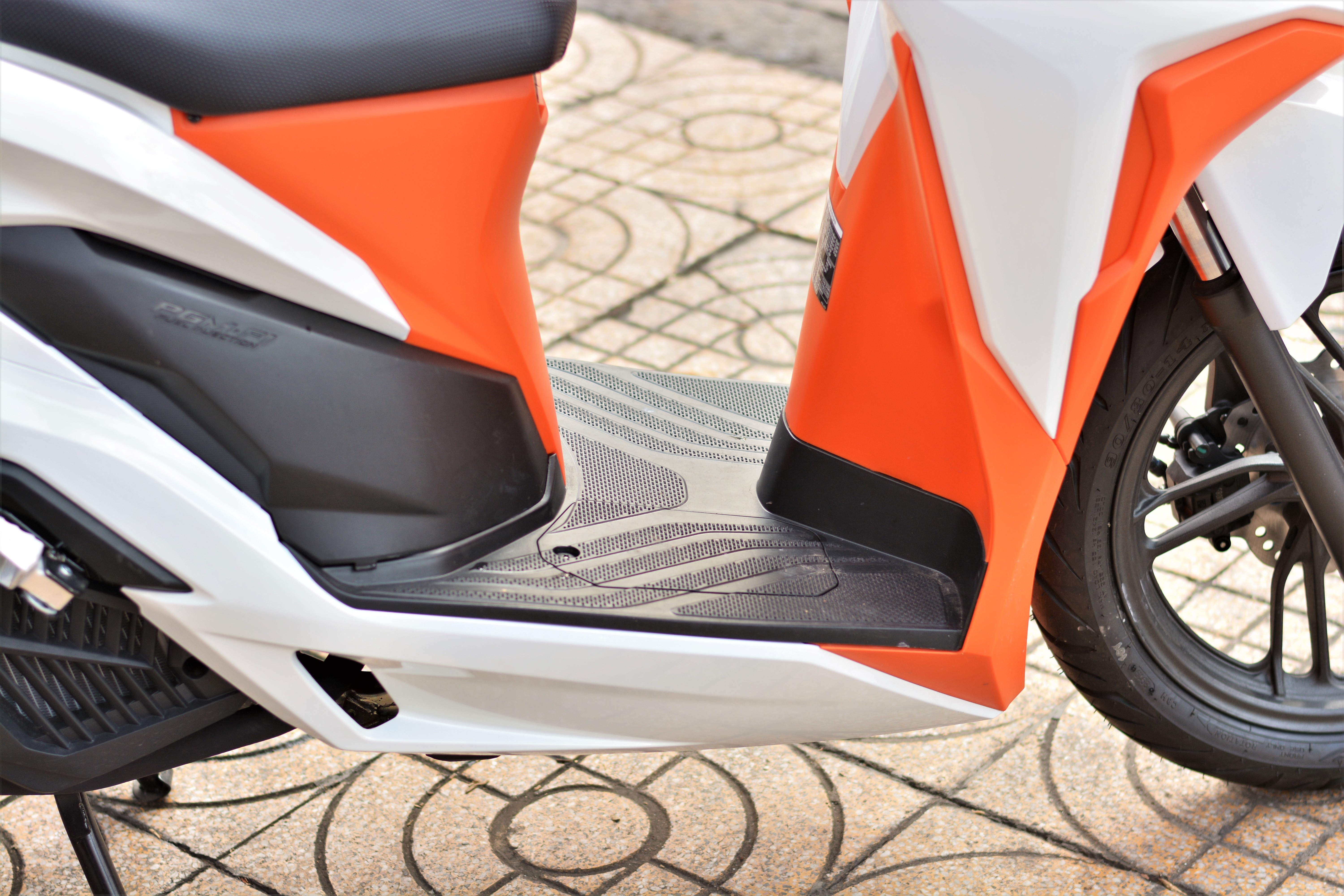 Honda Vario 2020 mau trang cam anh 6