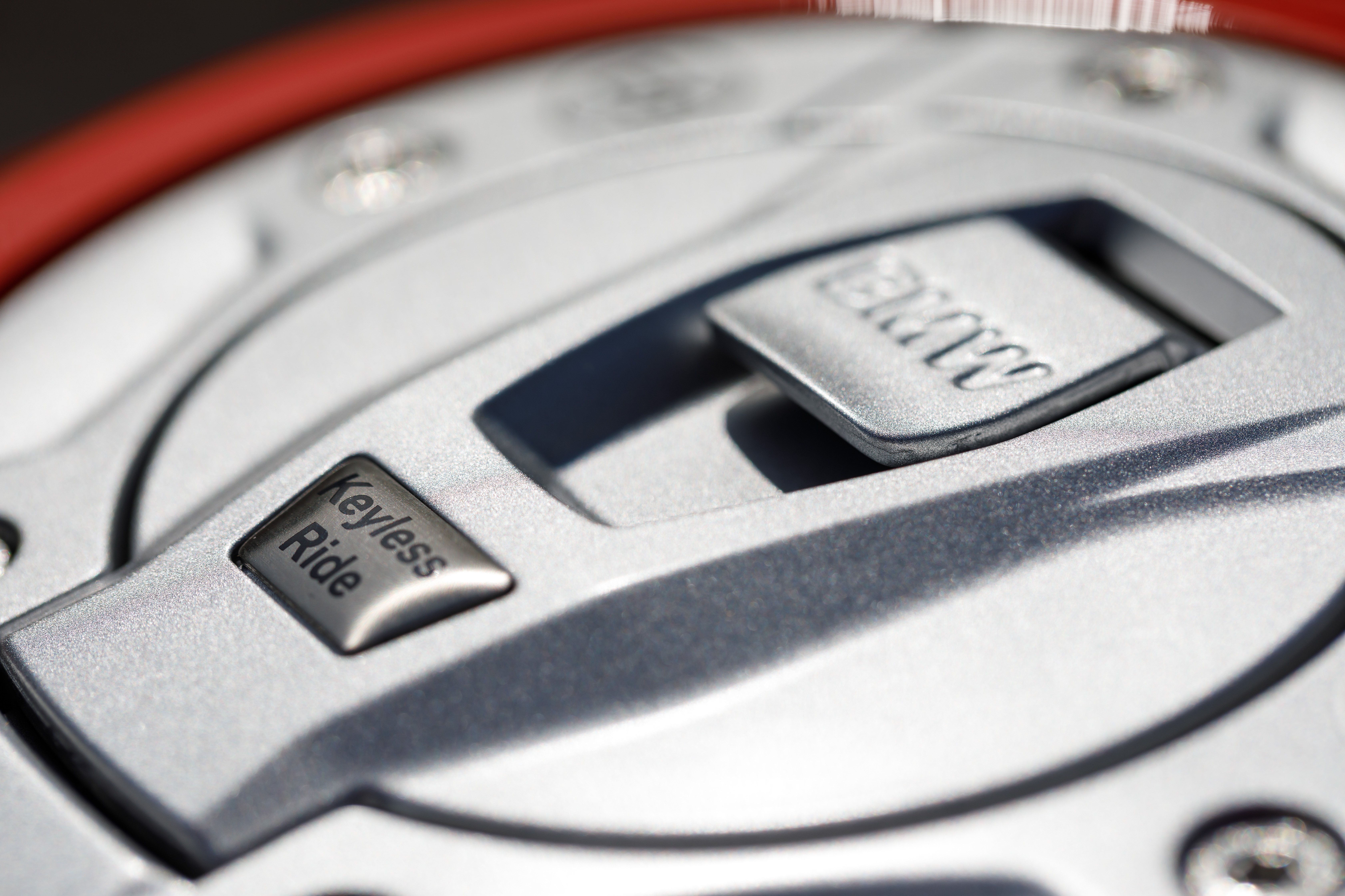 BMW F 900 R va F 900 XR  ra mat anh 12