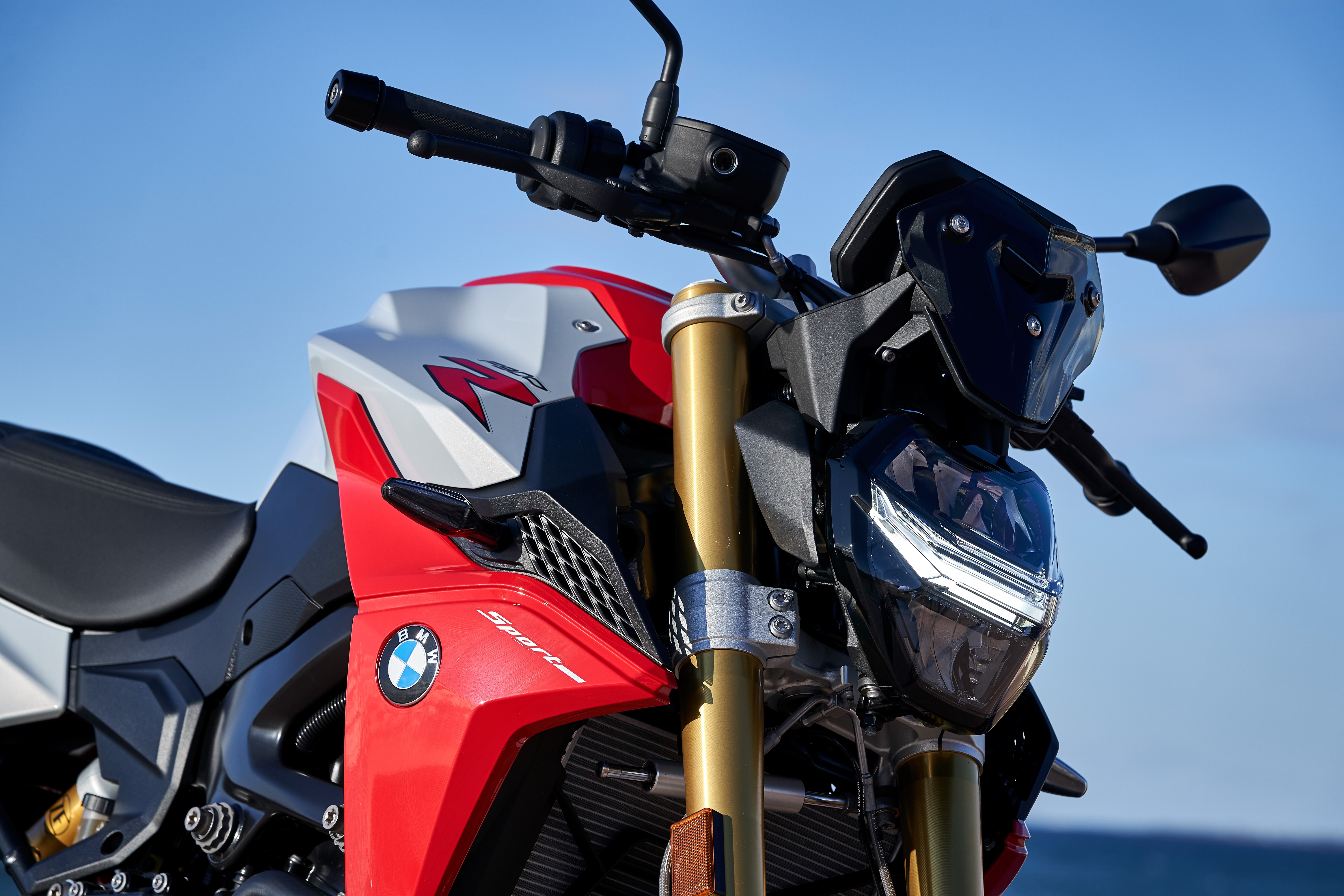 BMW F 900 R va F 900 XR  ra mat anh 3