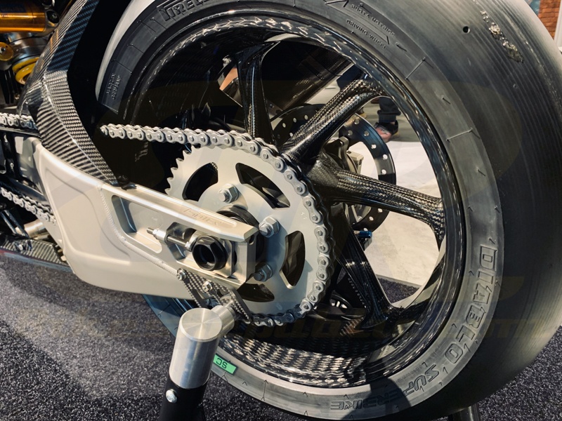 Chi tiet BMW HP4 Race anh 11