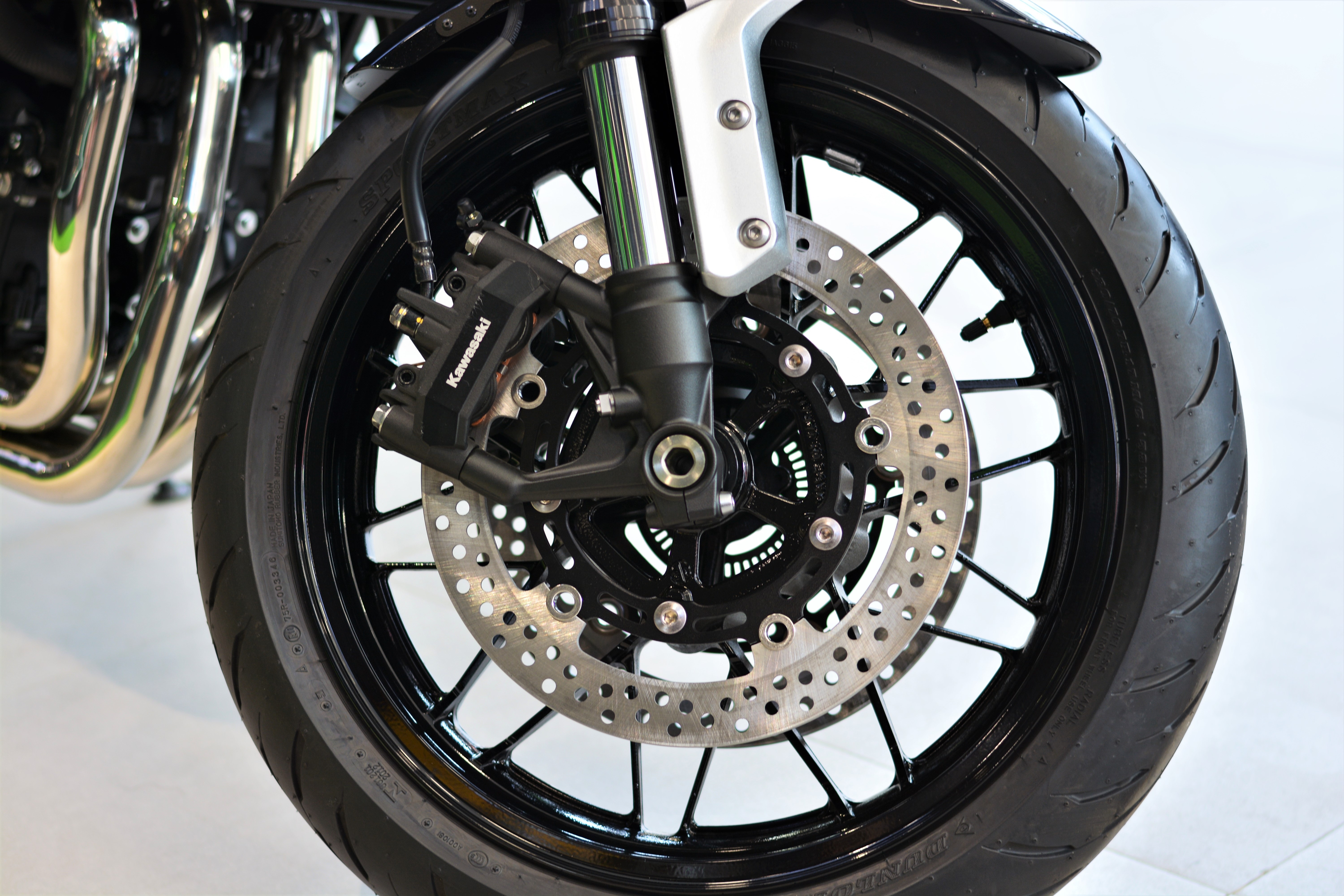 Chi tiet Kawasaki Z900RS anh 4