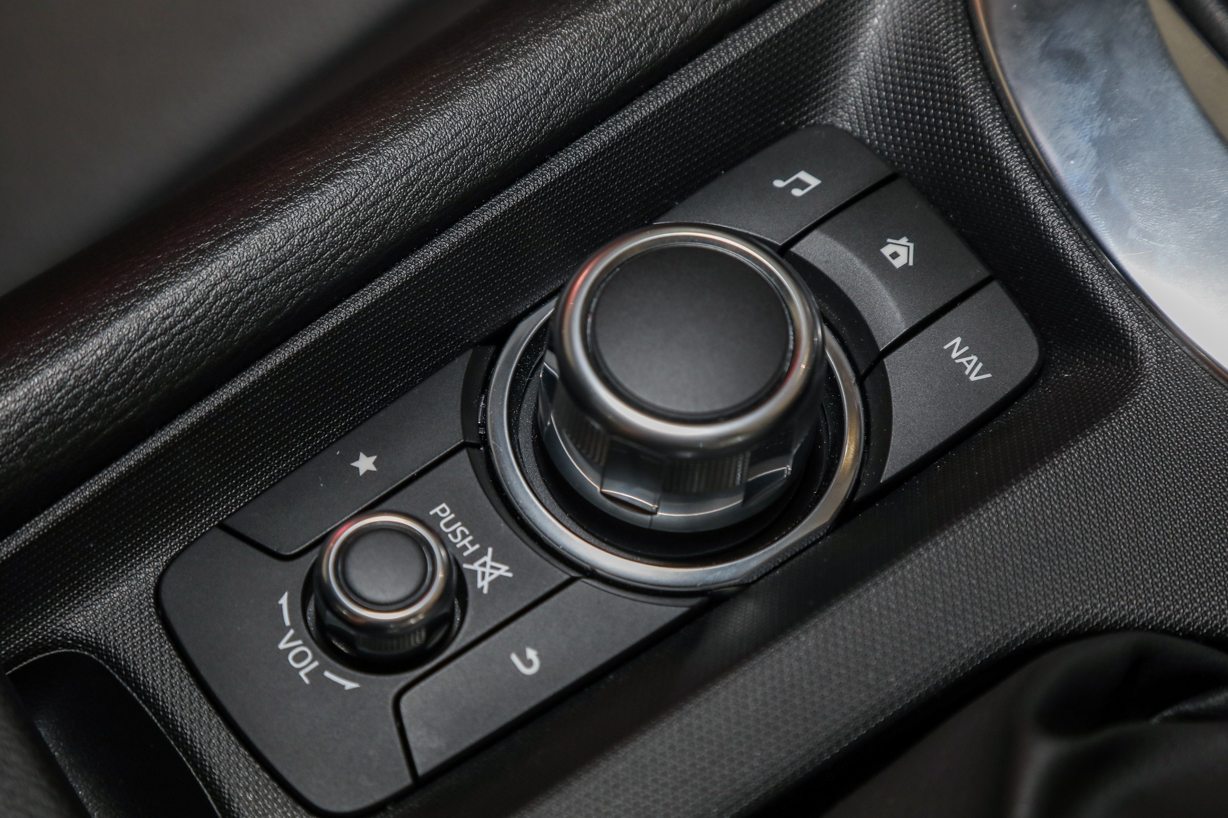 Mazda MX-5 RF 2020 ảnh 10 Mazda MX-5 RF 2020 anh 10