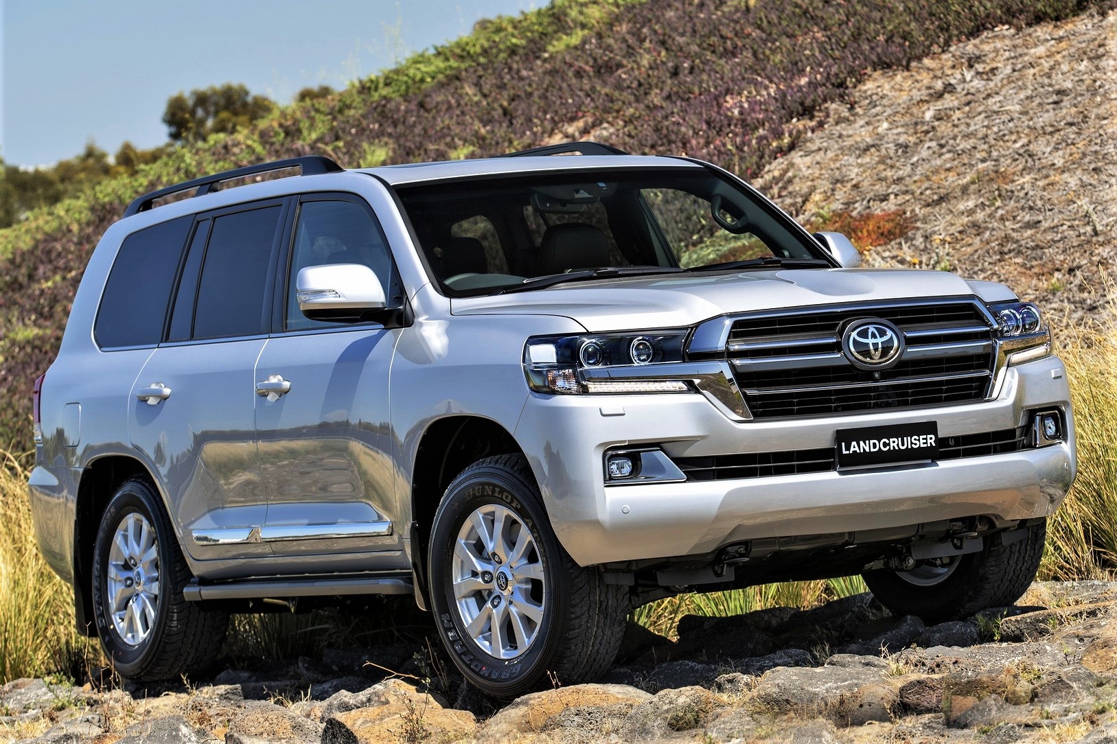 5 oto co doanh so thap nhat thang 2/2020 - 3 xe den tu Toyota hinh anh