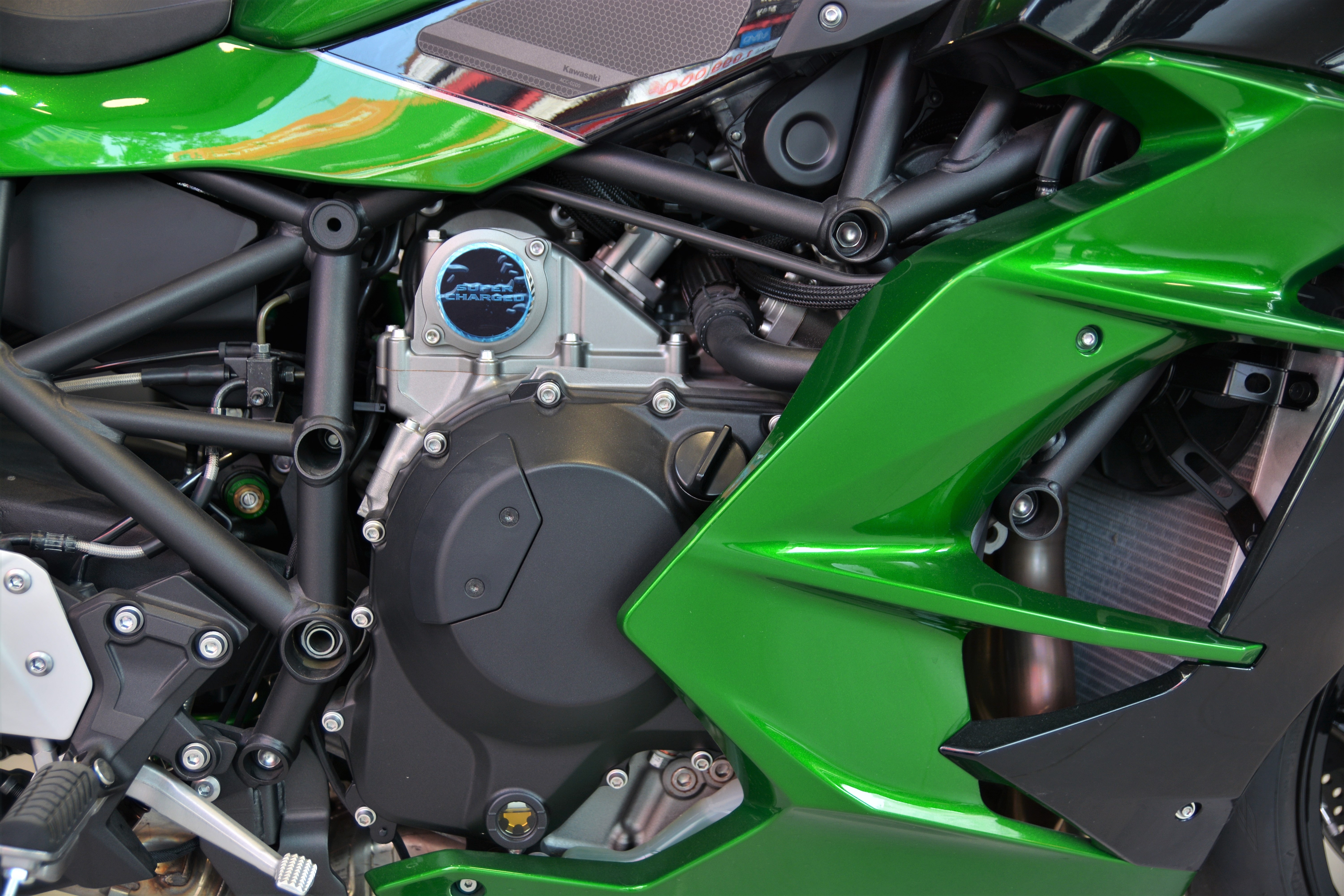 Kawasaki Ninja H2 SX gia gan 1 ty dong tai VN anh 10