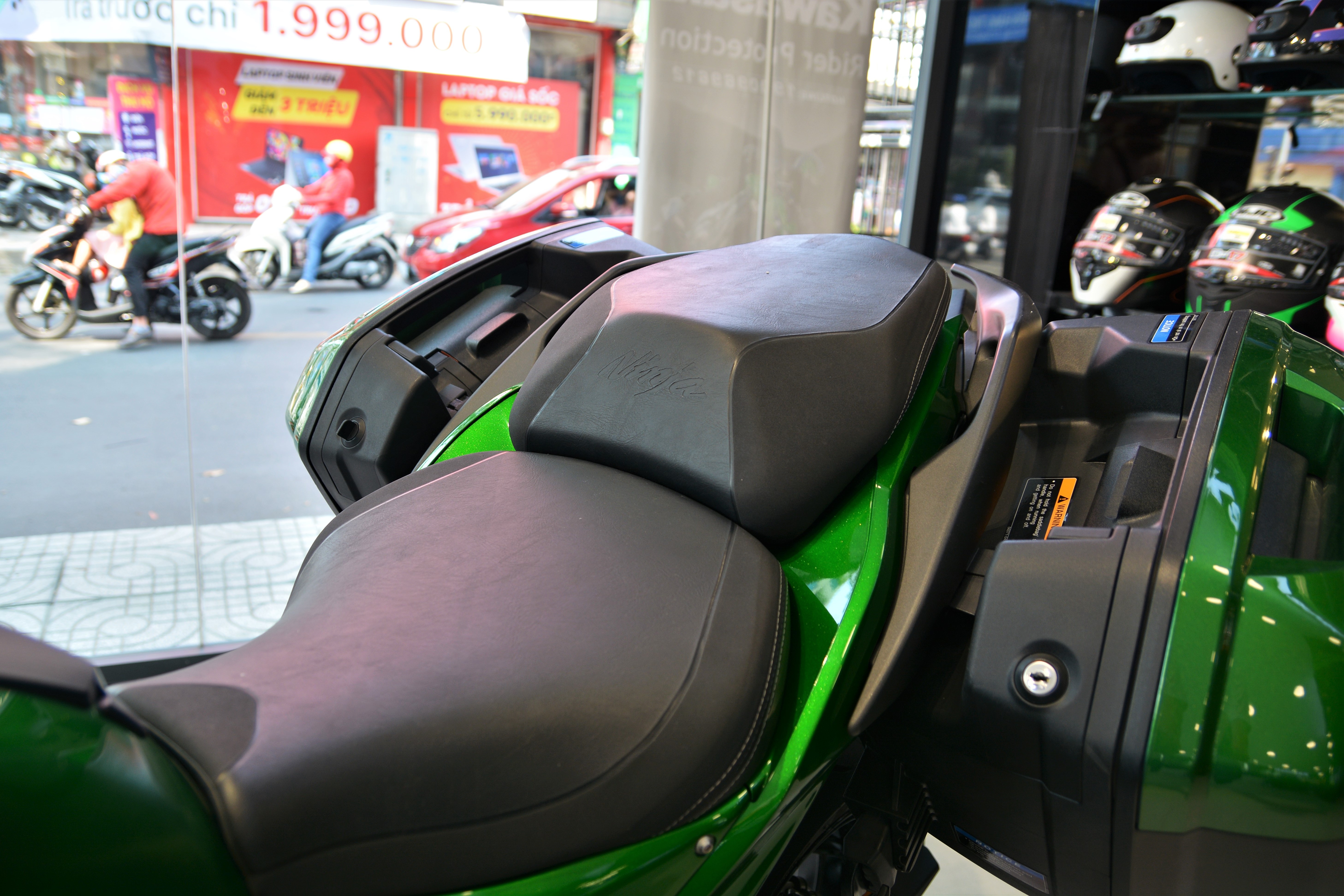 Kawasaki Ninja H2 SX gia gan 1 ty dong tai VN anh 11