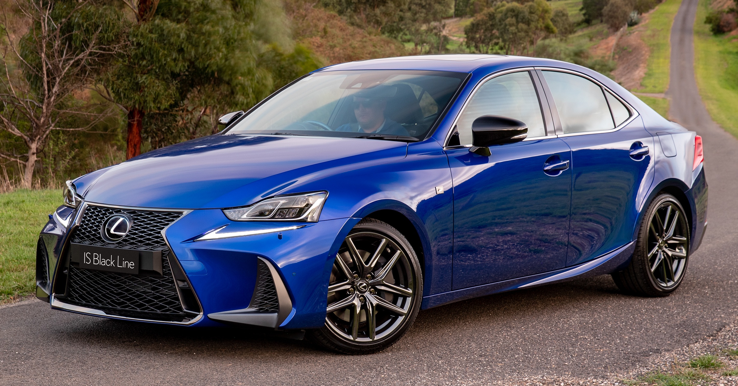 Lexus IS 300 & 350 ra mat phien ban dac biet anh 1