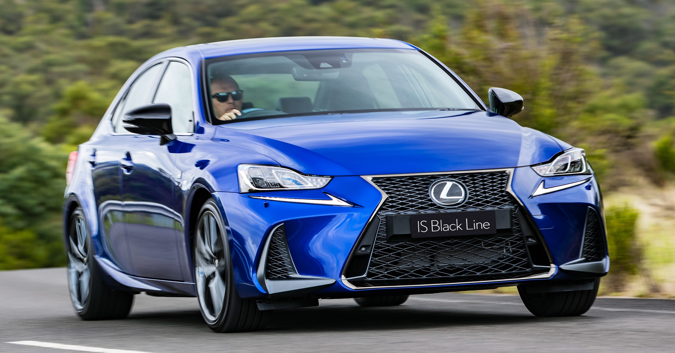 Lexus IS 300 & 350 ra mat phien ban dac biet anh 2