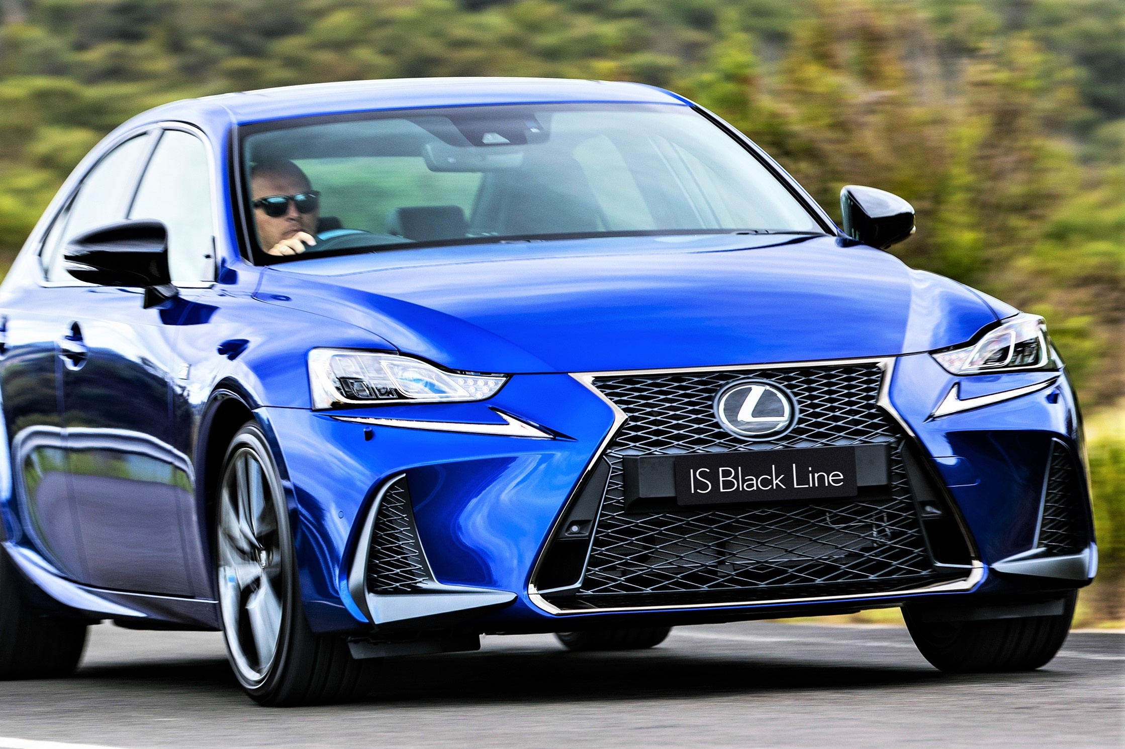 Lexus IS 300 va 350 ra mat phien ban dac biet, gioi han 150 chiec hinh anh