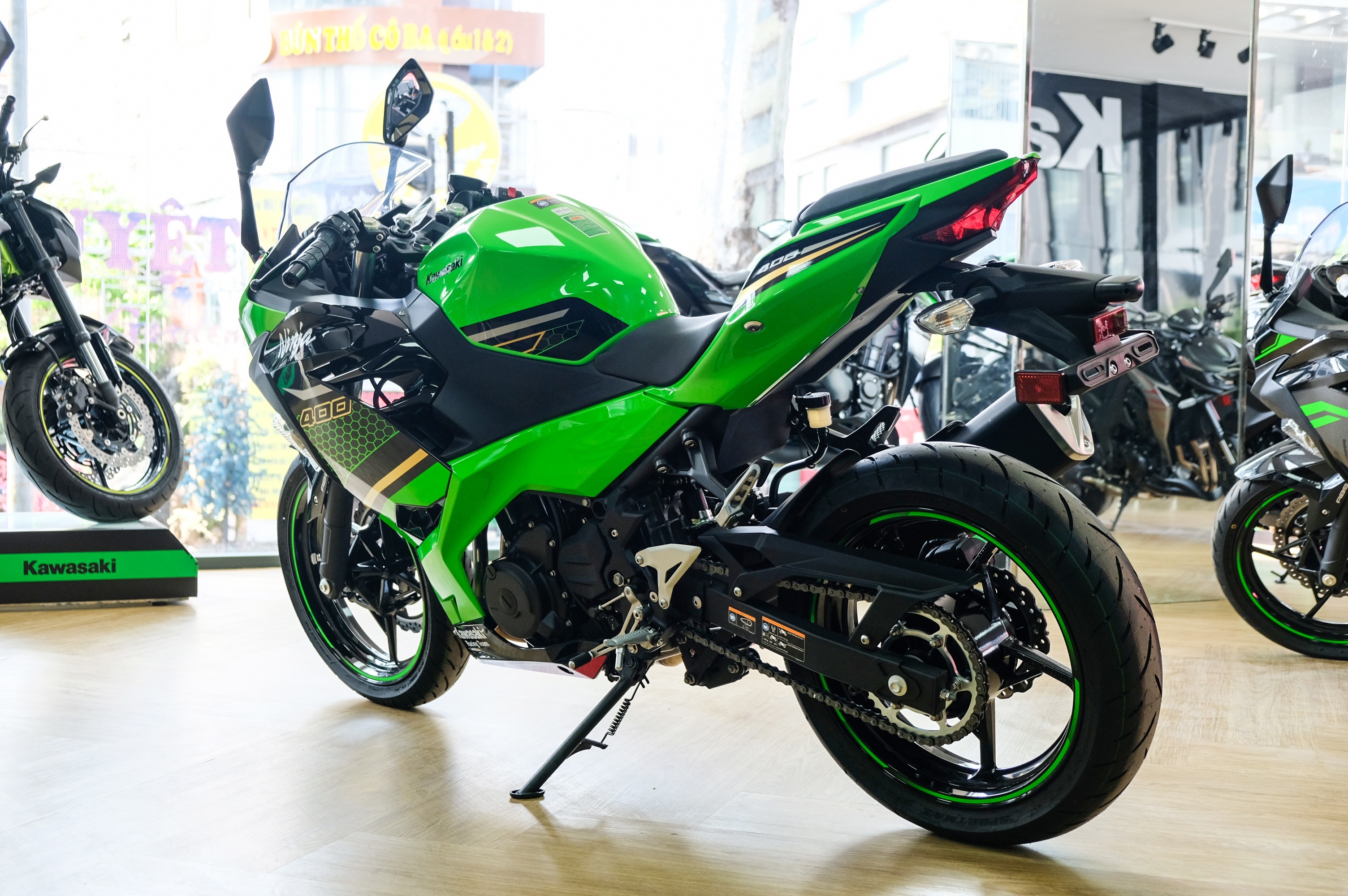 sportbike 400 cc chọn Kawasaki Ninja 400 hay KTM RC 390 ảnh 3 sportbike 400 cc chon Kawasaki Ninja 400 hay KTM RC 390 anh 3
