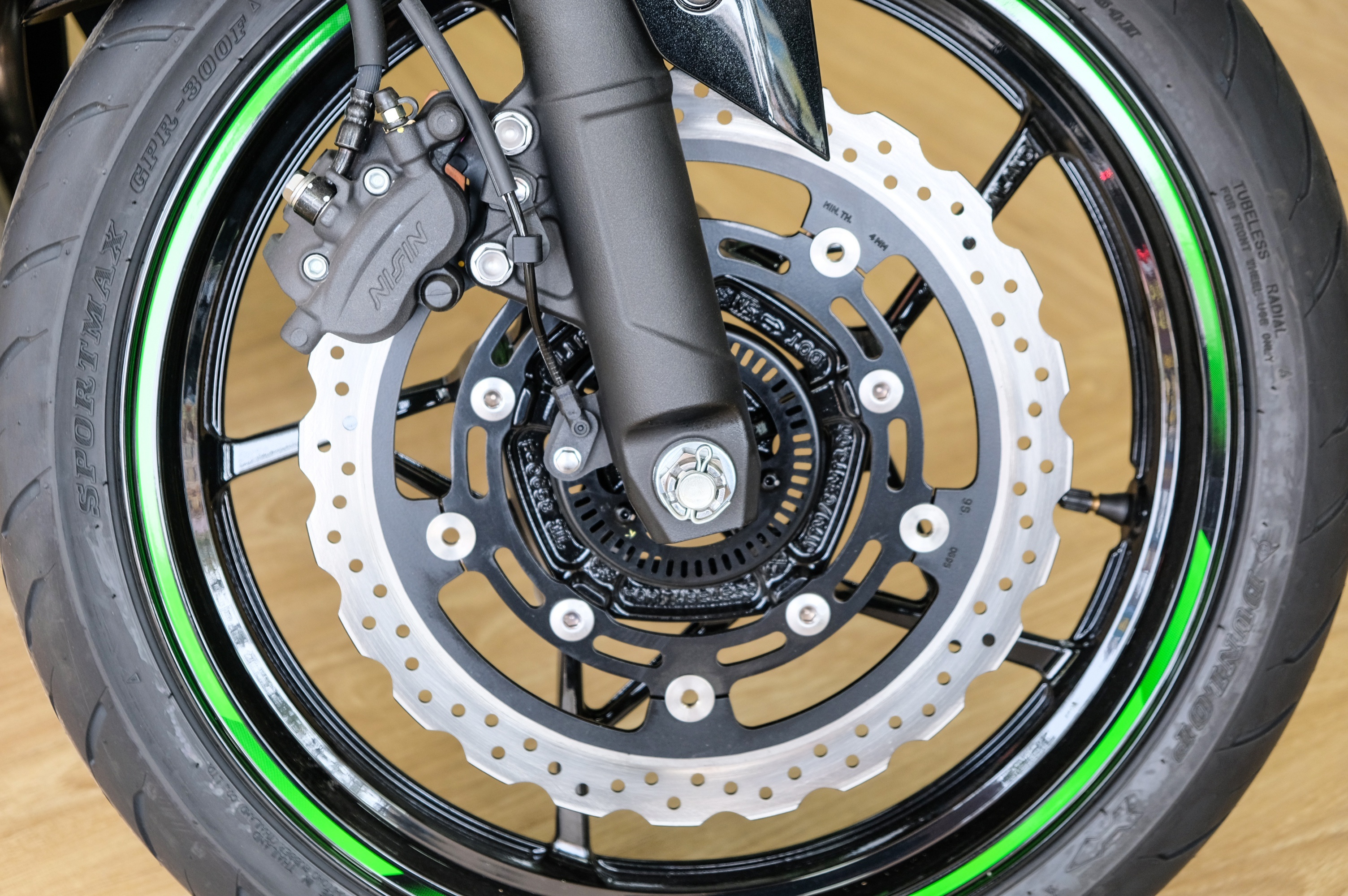 sportbike 400 cc chọn Kawasaki Ninja 400 hay KTM RC 390 ảnh 5 sportbike 400 cc chon Kawasaki Ninja 400 hay KTM RC 390 anh 5