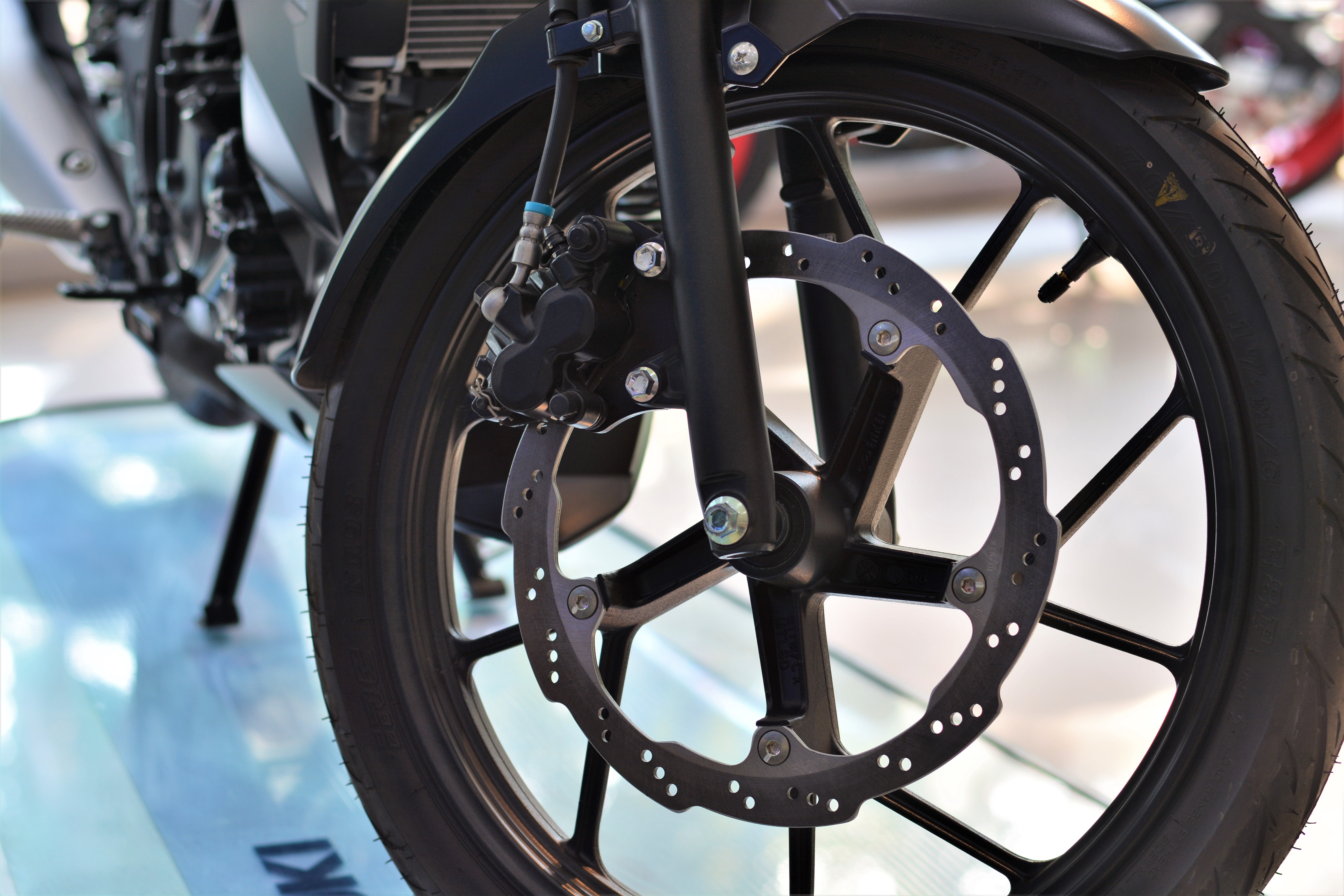 Suzuki Satria F150 chinh hang tai VN anh 3