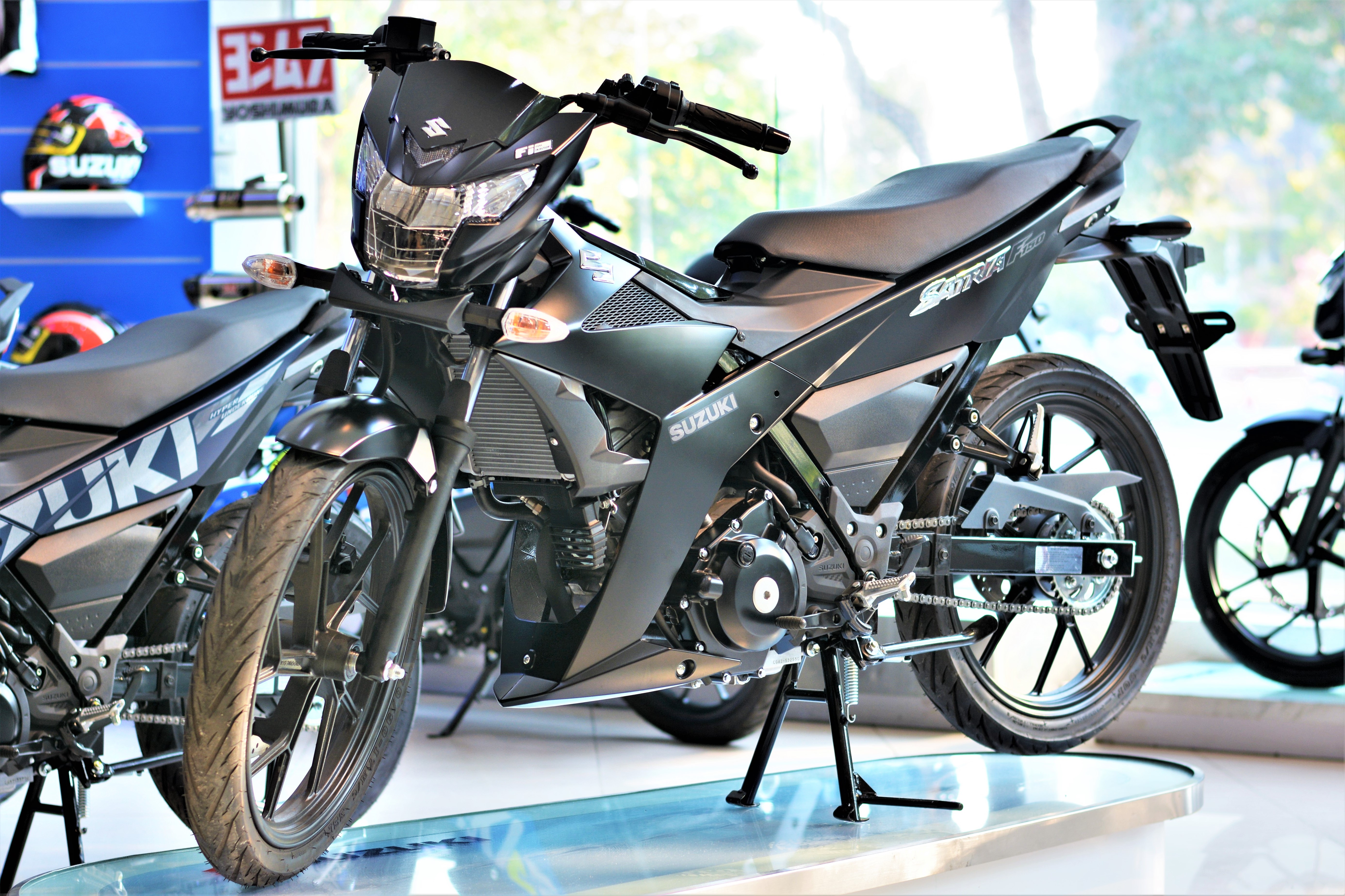 Suzuki giam gia xe may anh 1