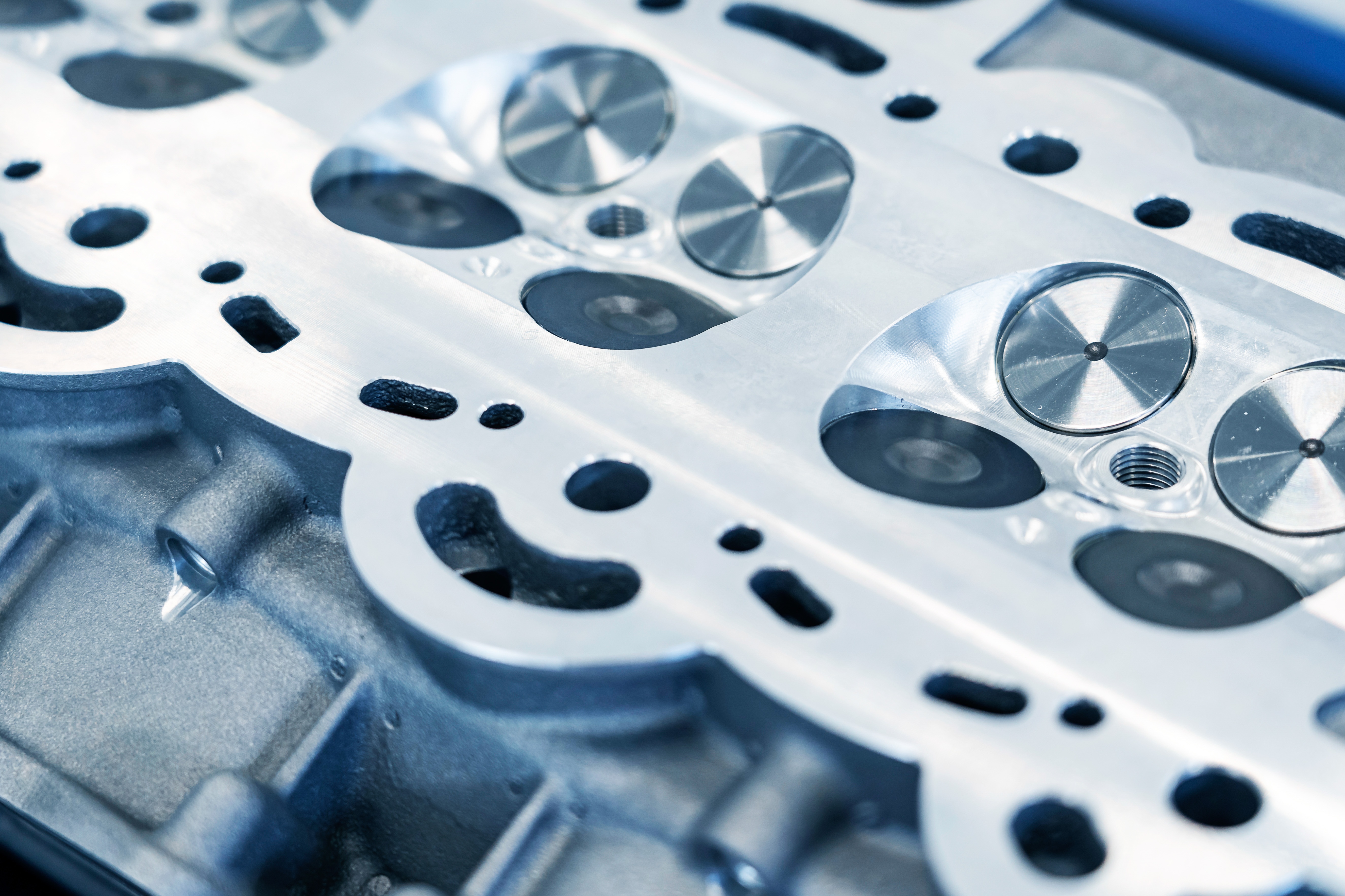 Aston Martin sản xuất động cơ mạnh hơn 700 mã lực ảnh 4 Aston Martin san xuat dong co manh hon 700 ma luc anh 4