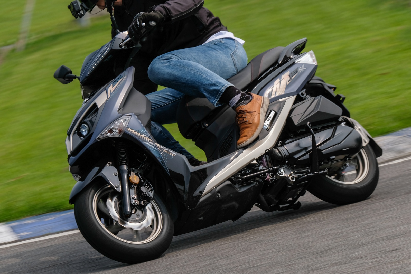 Ra mat SYM JET SR anh 6