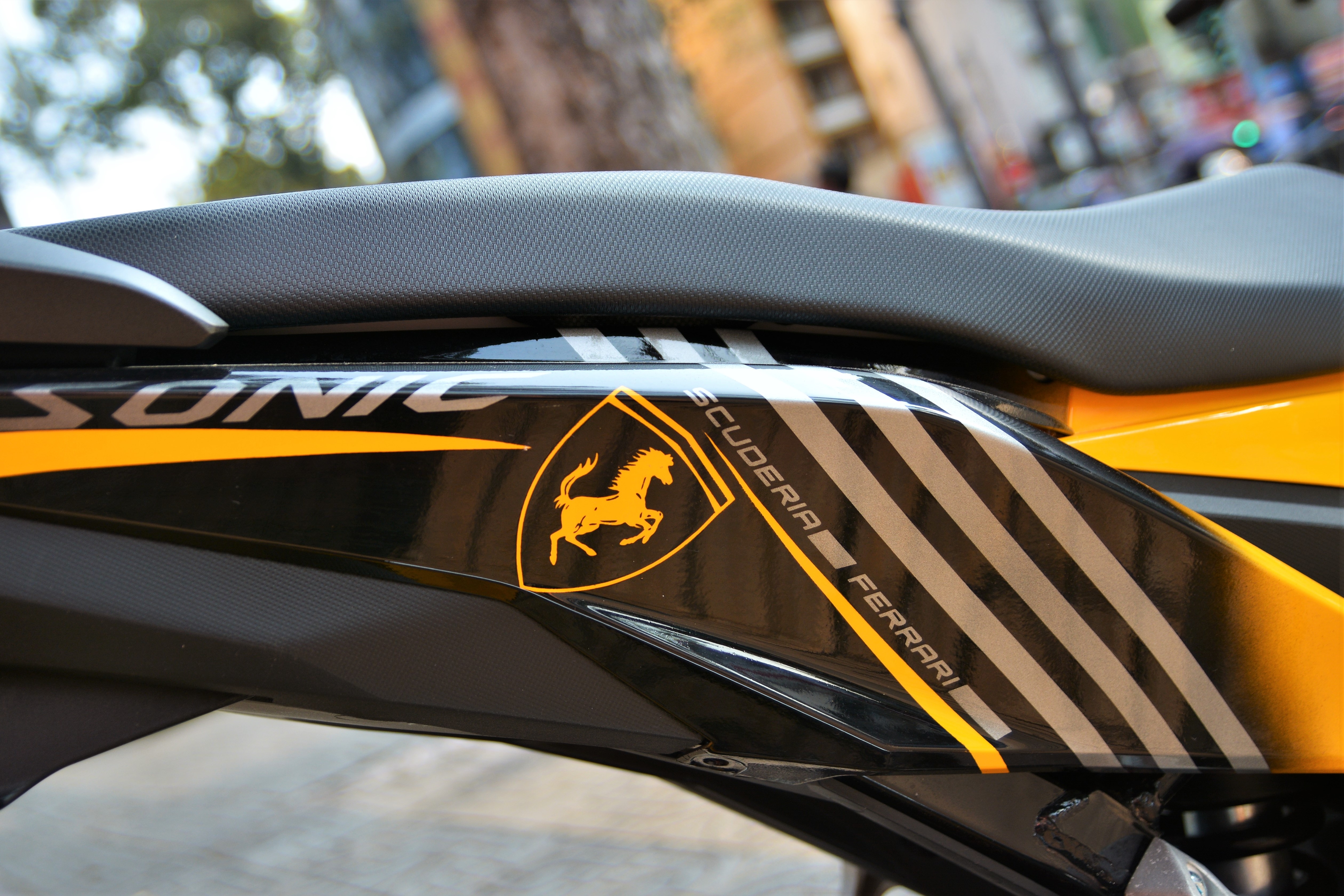 Honda Sonic với dàn áo Ferrari độc đáo ảnh 8 Honda Sonic voi dan ao Ferrari doc dao anh 8