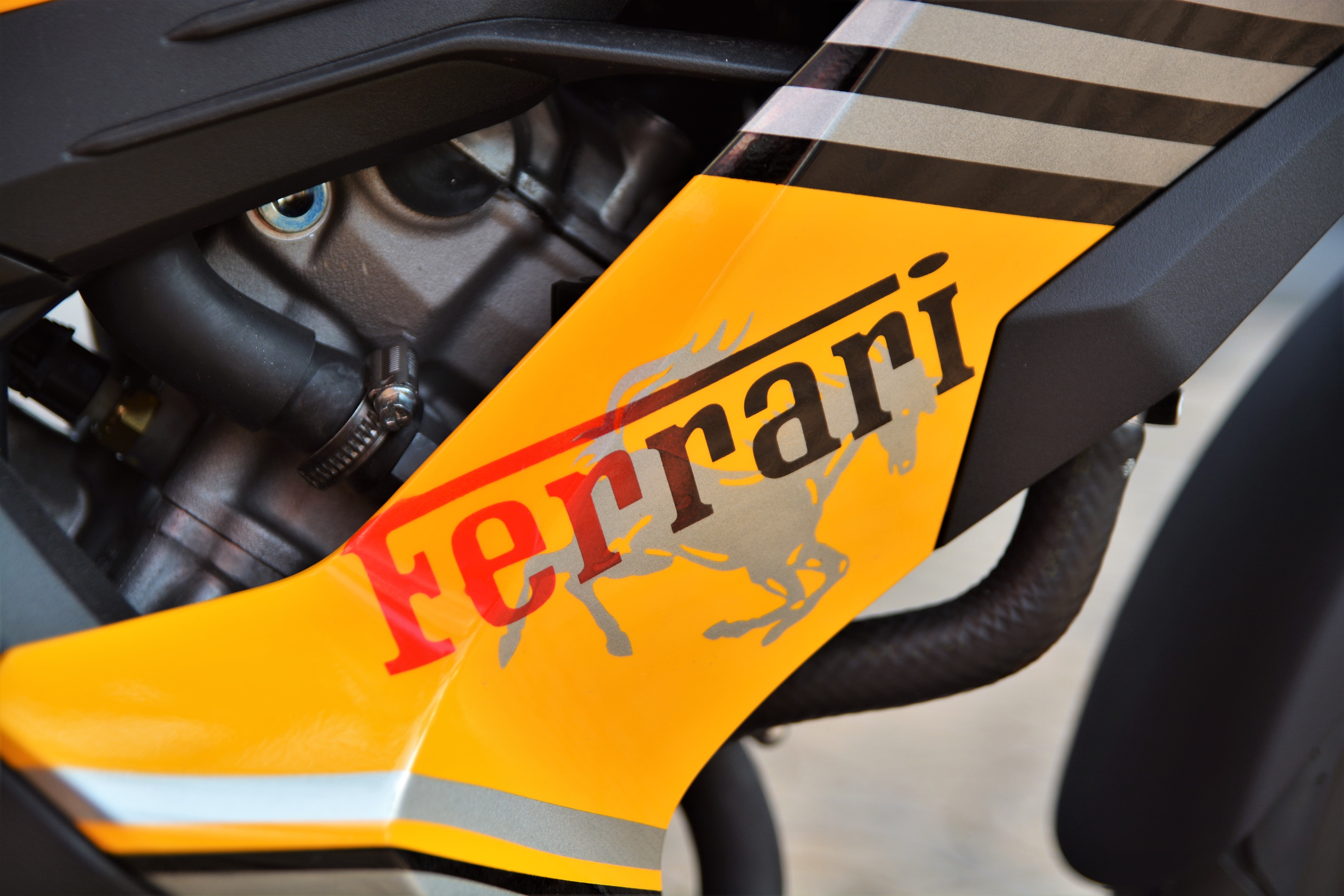 Honda Sonic với dàn áo Ferrari độc đáo ảnh 6 Honda Sonic voi dan ao Ferrari doc dao anh 6