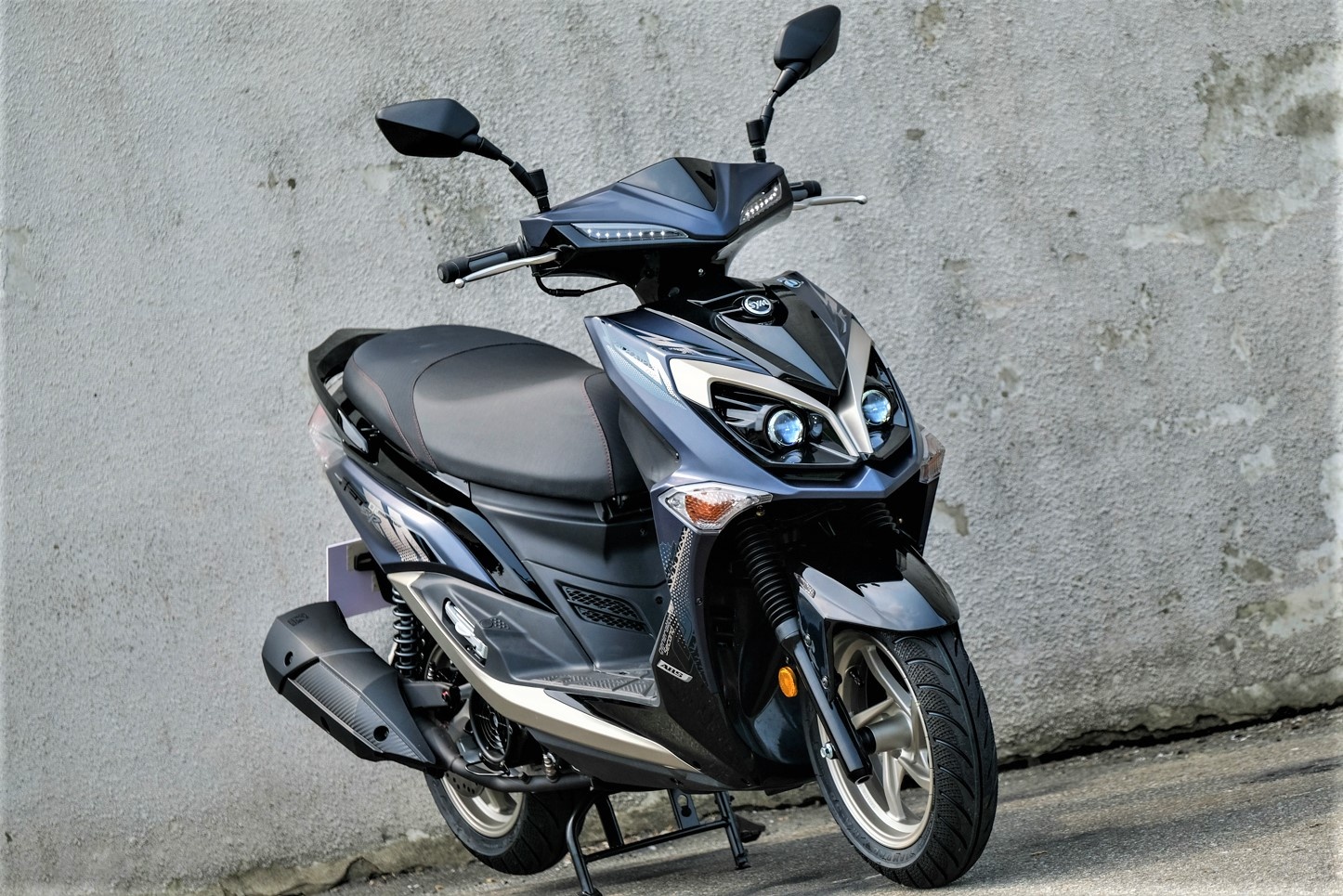 SYM JET SR ra mat voi dong co 125 cc, gia tu 730 USD hinh anh