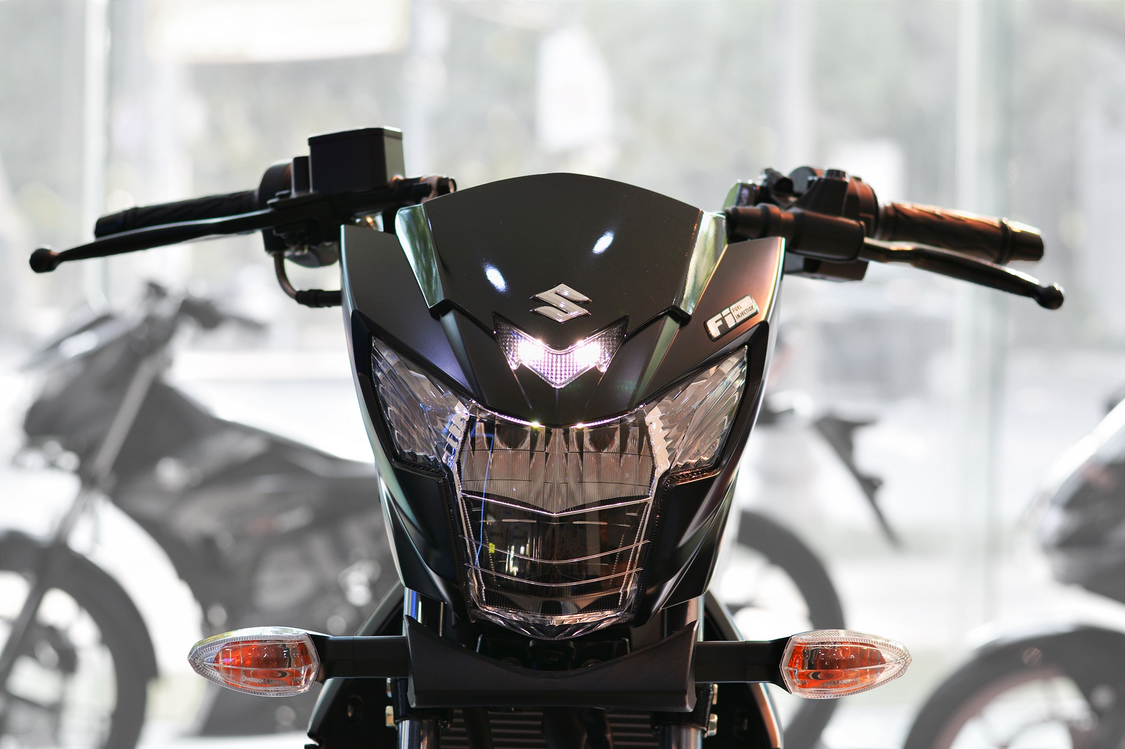 Cach phan biet Suzuki Satria F150 chinh hang va nhap khau tu nhan hinh anh