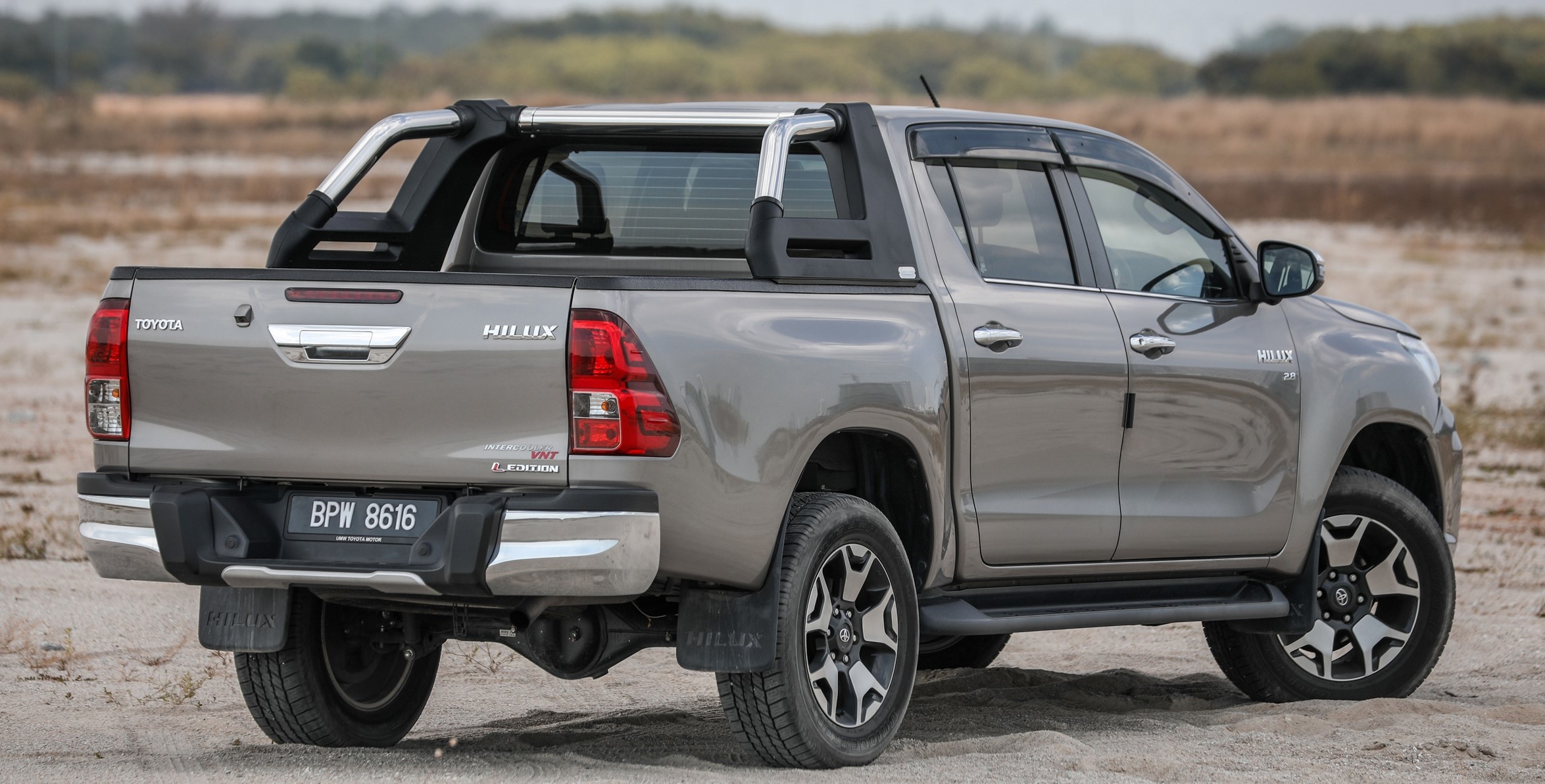 Ra mat Toyota Hilux the he moi anh 9