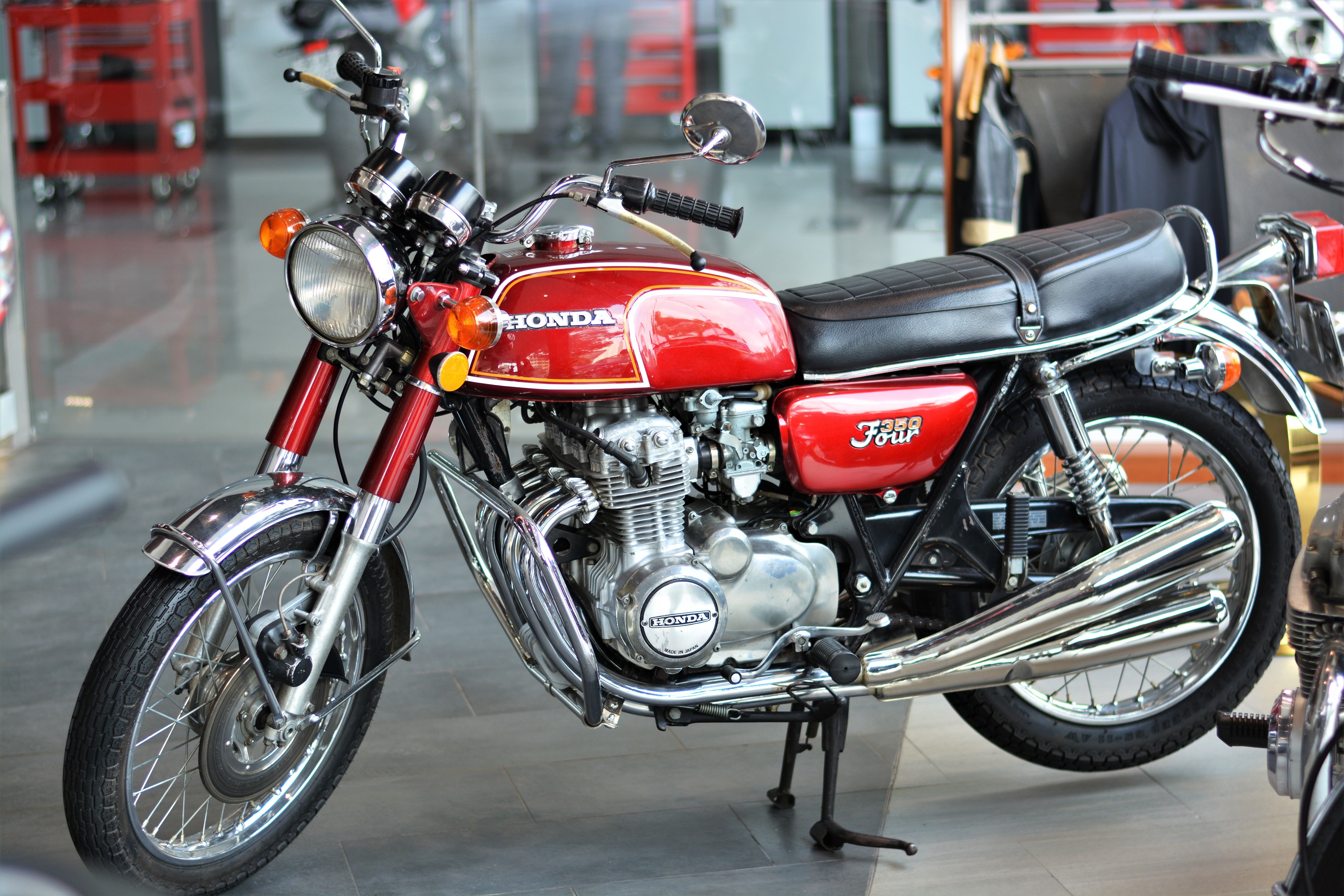 Can canh Honda CB350F hang hiem tai VN anh 1