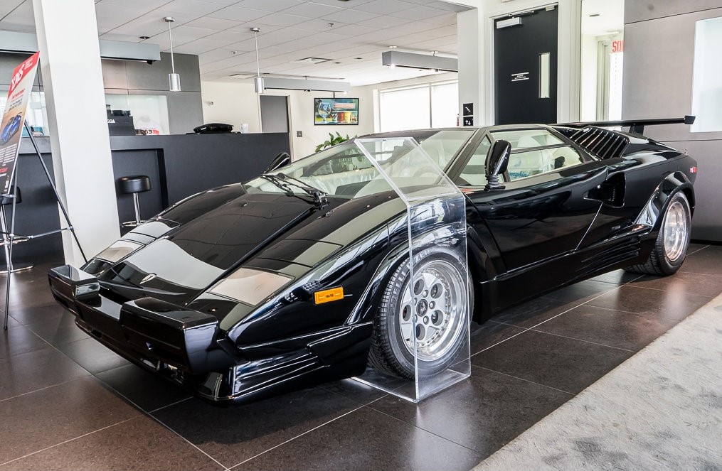 Lamborghini Countach qua su dung duoc rao ban voi gia gan 570.000 USD anh 1