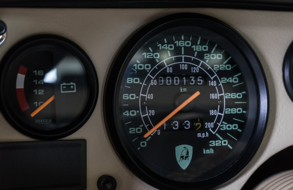 Lamborghini Countach qua su dung duoc rao ban voi gia gan 570.000 USD anh 5