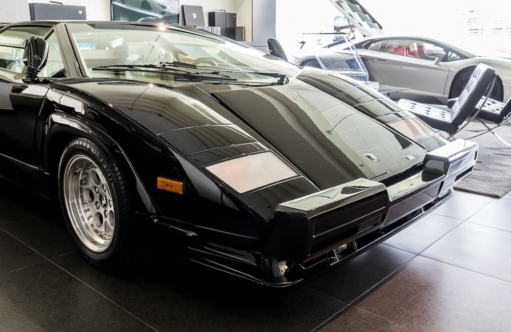 Lamborghini Countach qua su dung duoc rao ban voi gia gan 570.000 USD anh 2