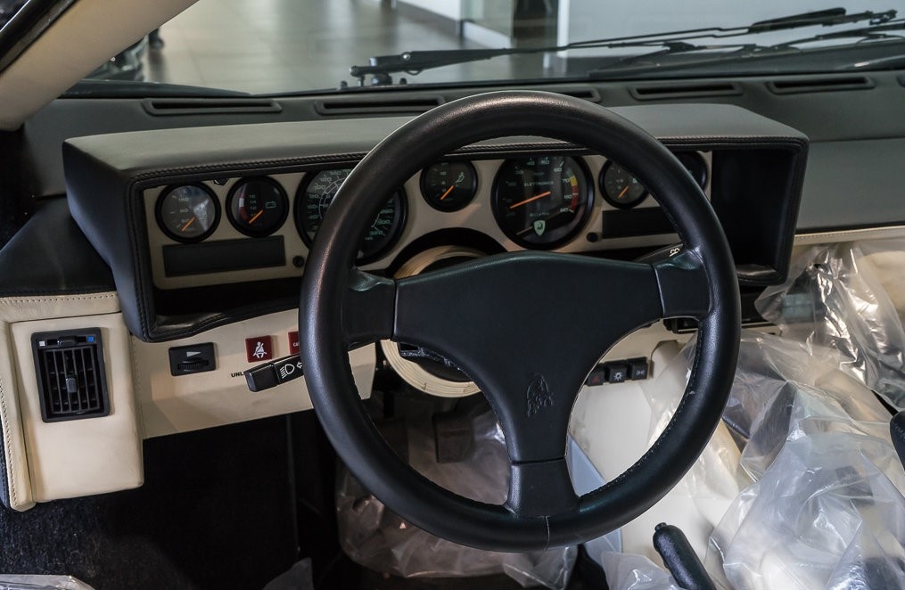Lamborghini Countach qua su dung duoc rao ban voi gia gan 570.000 USD anh 10