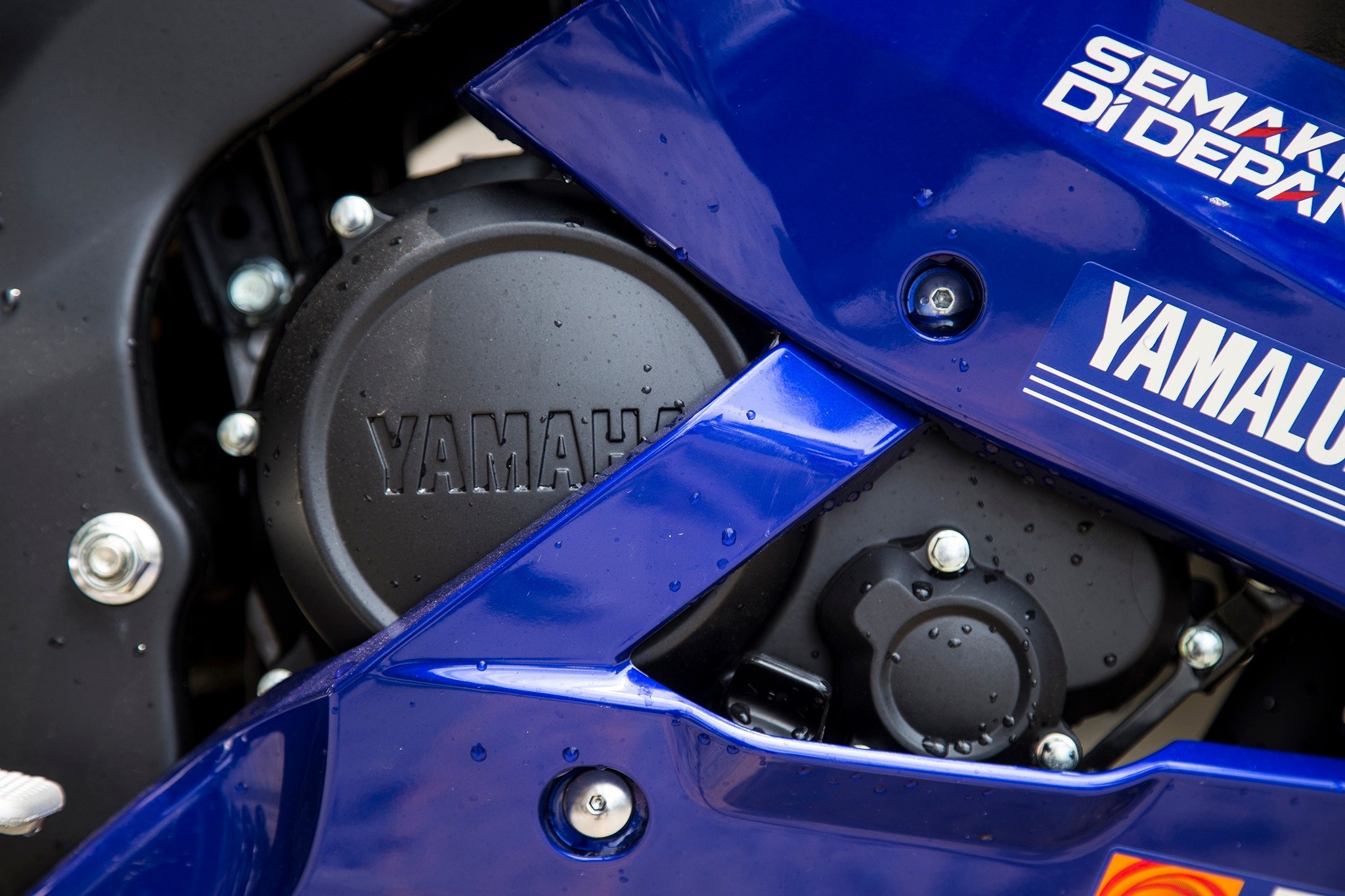 Honda CBR150R có đủ sức để cạnh tranh với Yamaha YZF-R15 ảnh 6 Honda CBR150R co du suc de canh tranh voi Yamaha YZF-R15 anh 6