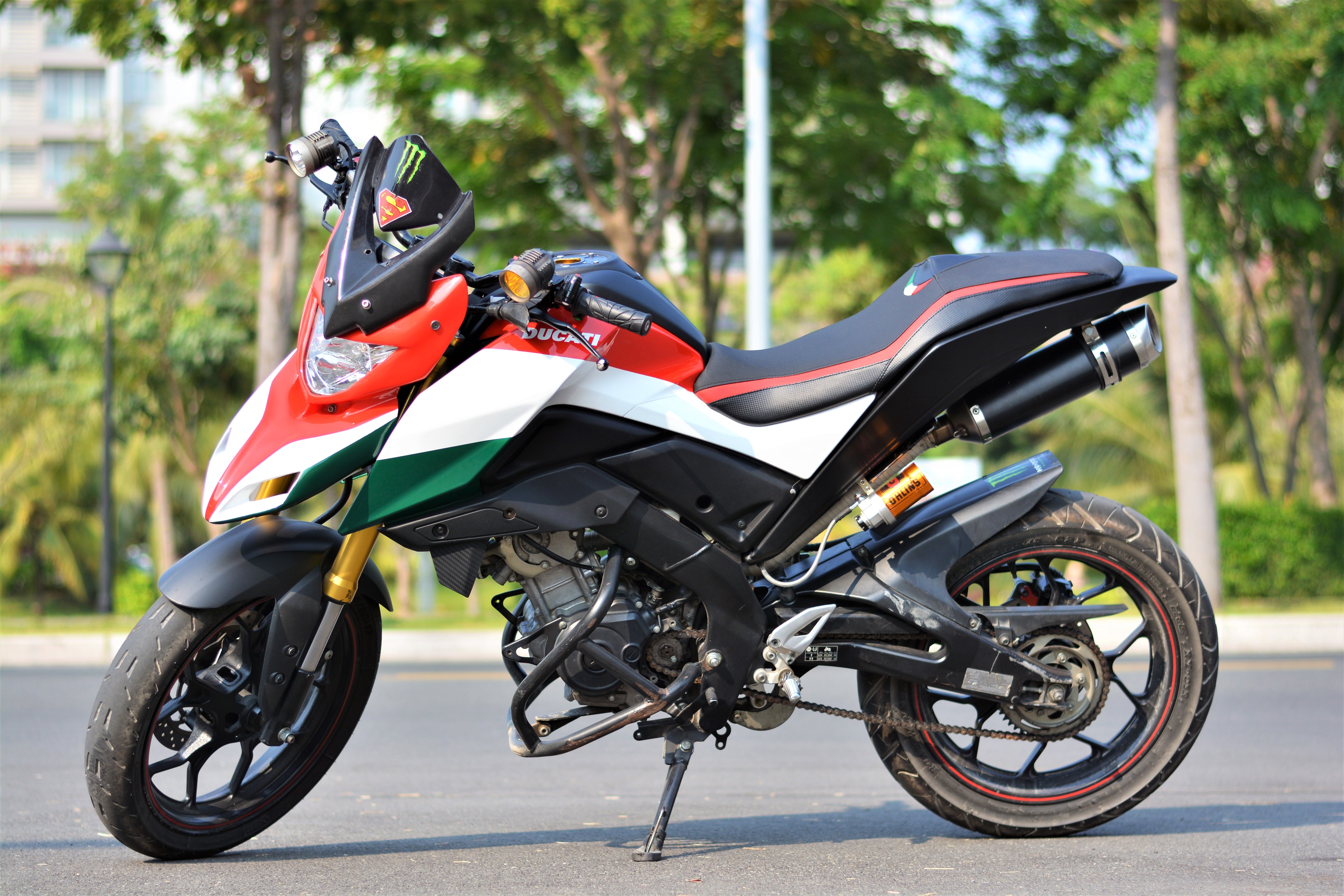 Yamaha TFX biến hóa thành Ducati Hypermotard độc nhất VN ảnh 12 Yamaha TFX bien hoa thanh Ducati Hypermotard doc nhat VN anh 12