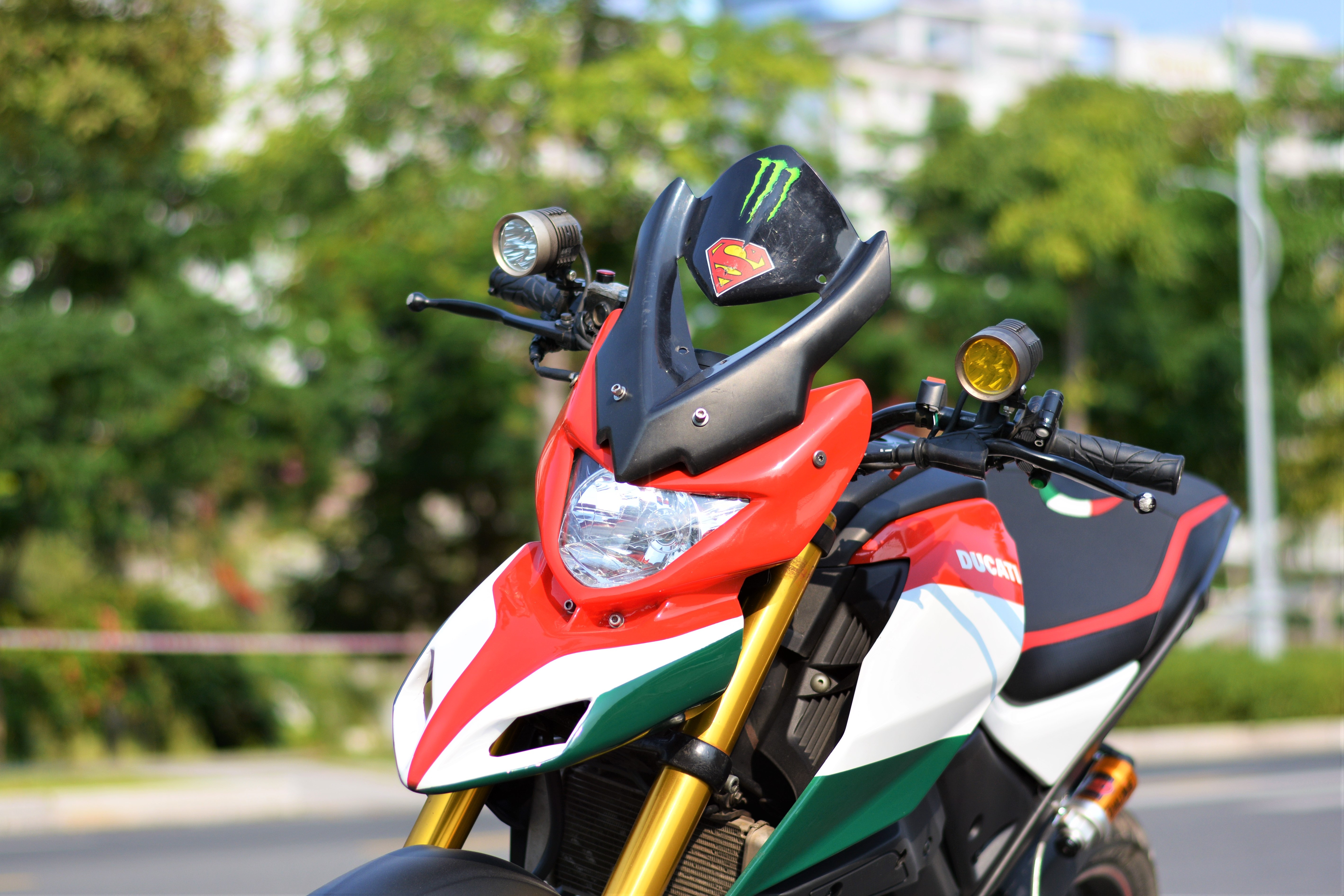 Yamaha TFX biến hóa thành Ducati Hypermotard độc nhất VN ảnh 2 Yamaha TFX bien hoa thanh Ducati Hypermotard doc nhat VN anh 2