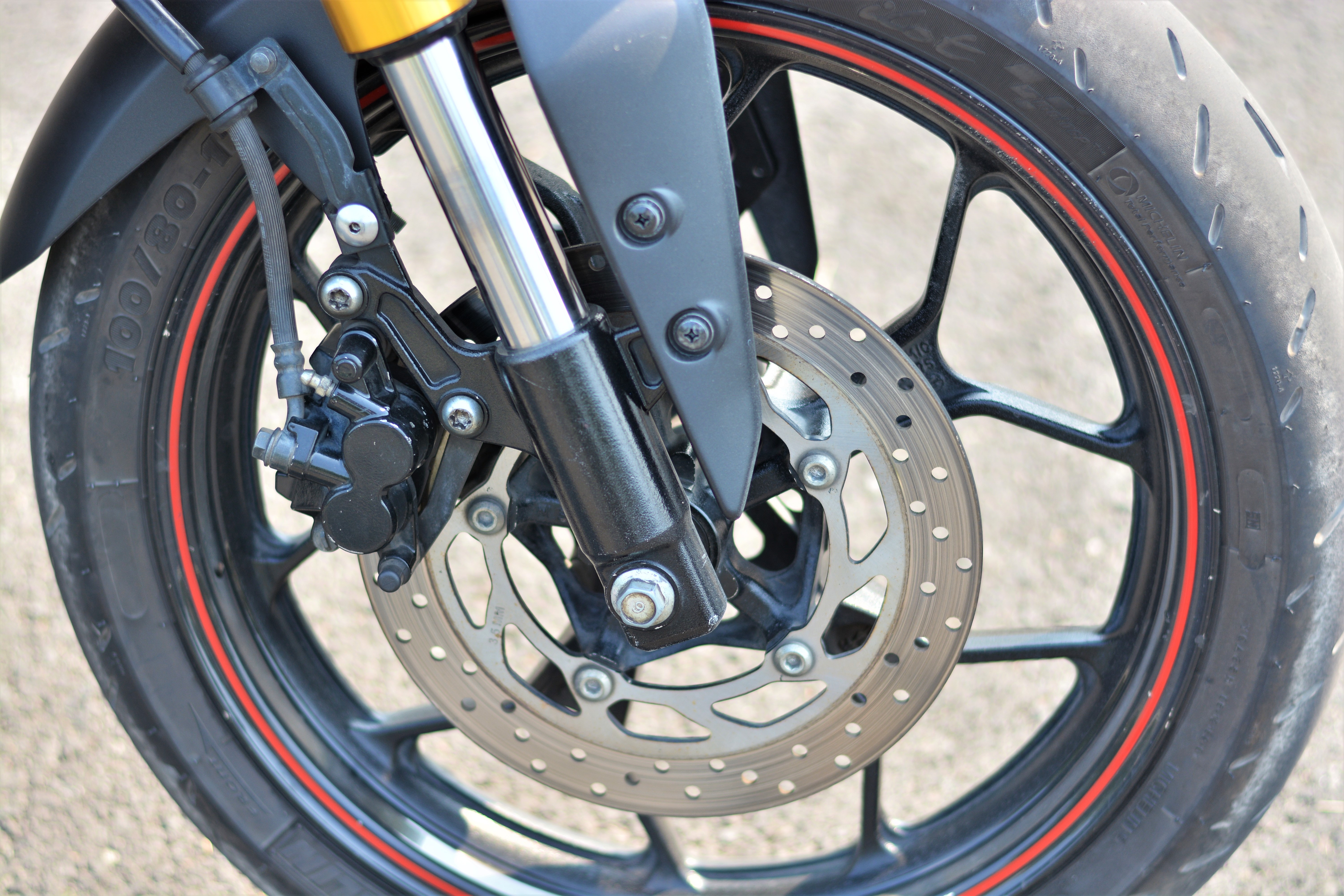 Yamaha TFX biến hóa thành Ducati Hypermotard độc nhất VN ảnh 10 Yamaha TFX bien hoa thanh Ducati Hypermotard doc nhat VN anh 10