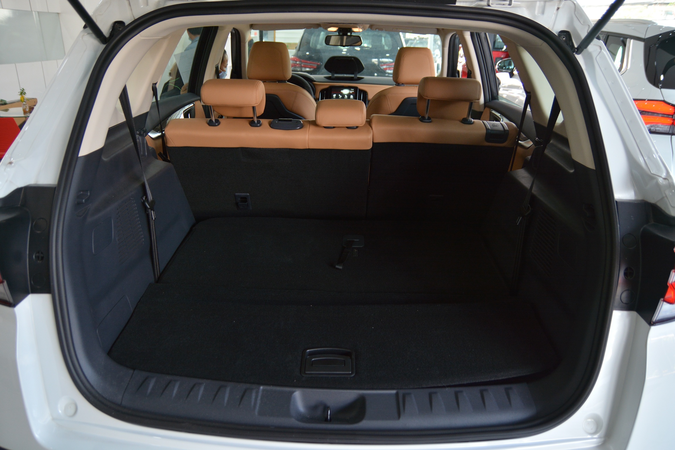 Cận cảnh Brilliance V7 tại VN ảnh 17 Can canh Brilliance V7 tai VN anh 17