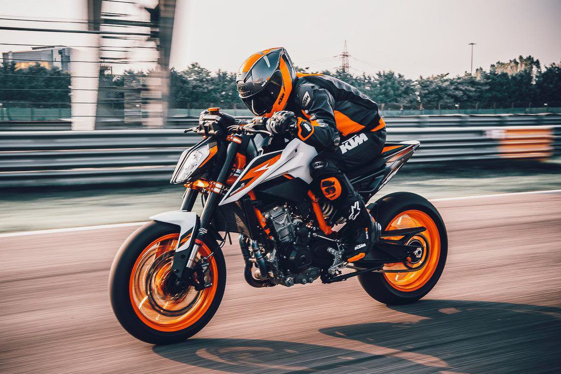 Ra mat KTM Duke 890 R 2020 anh 1